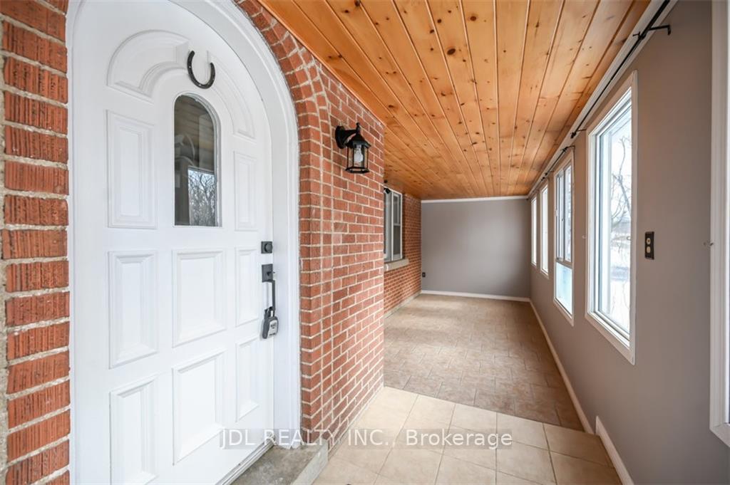 Photo 12 of 8110 Chippewa Road E, Hamilton, Rural Glanbrook — HOMEH