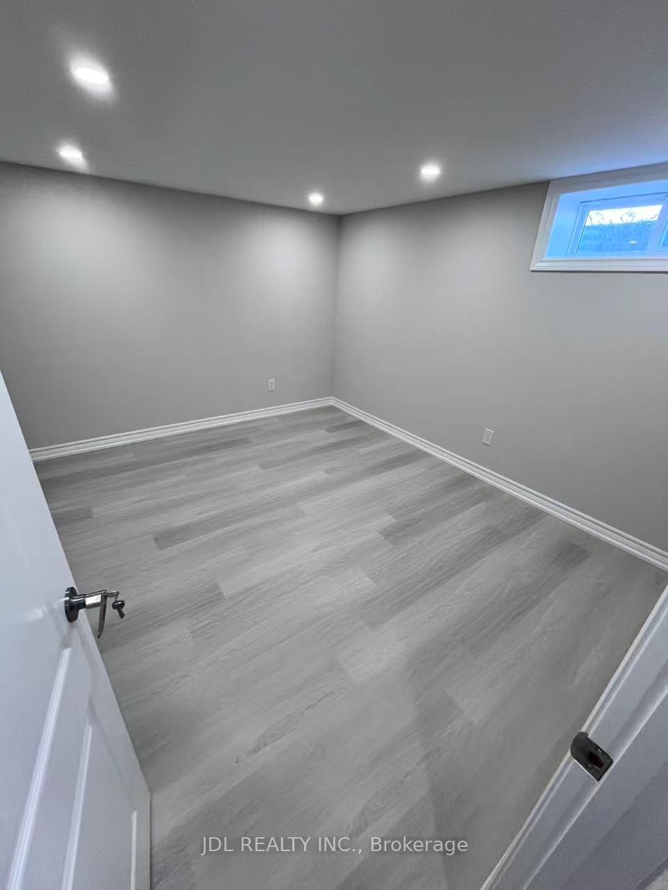 Photo 22 of 8110 Chippewa Road E, Hamilton, Rural Glanbrook — HOMEH