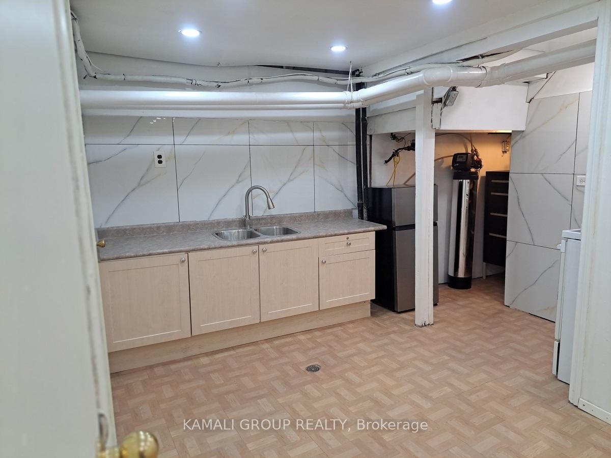 Photo 56 of 262 John Garland Boulevard, Etobicoke, West Humber-Clairville — HOMEH