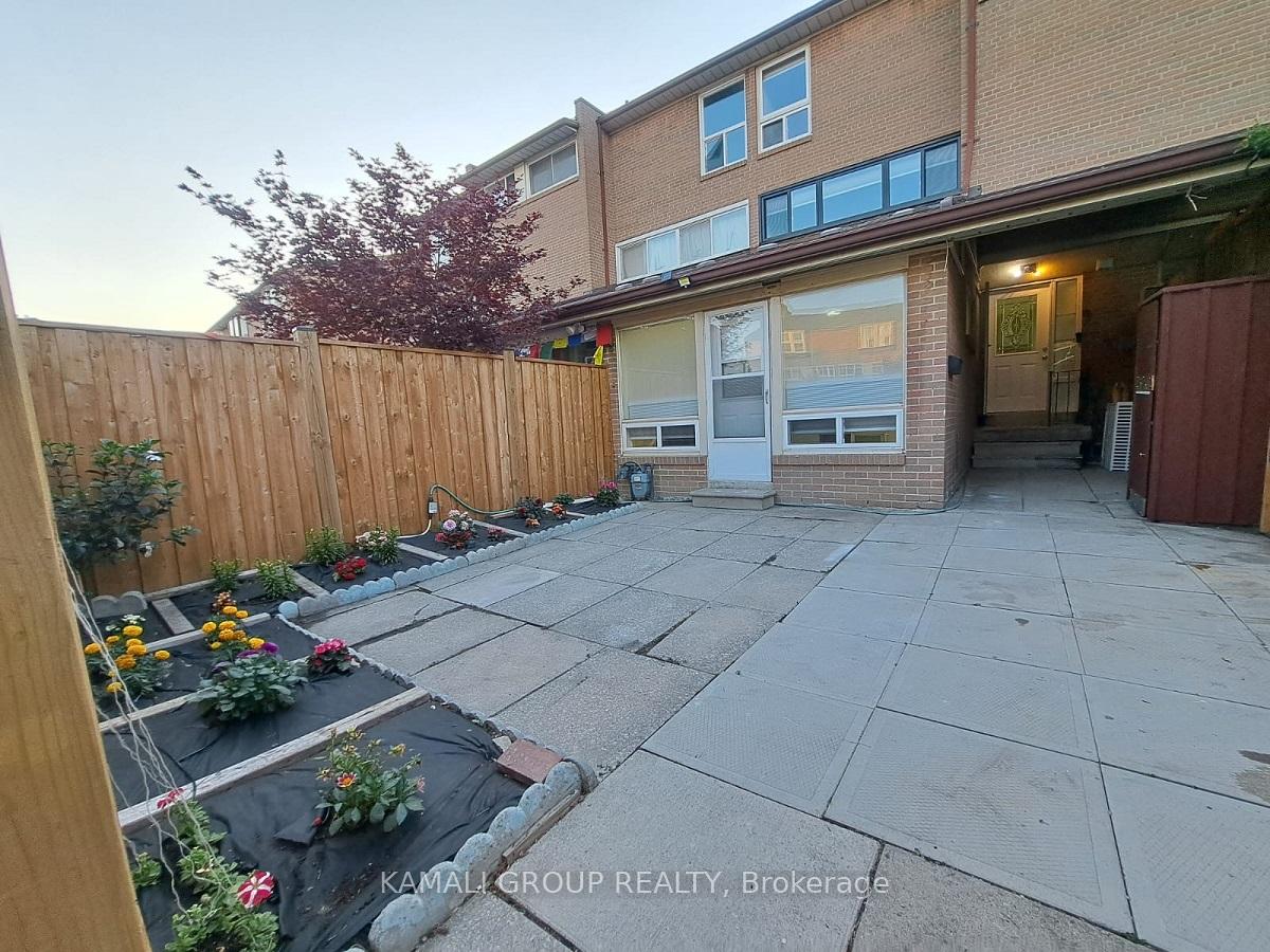 Photo 73 of 262 John Garland Boulevard, Etobicoke, West Humber-Clairville — HOMEH