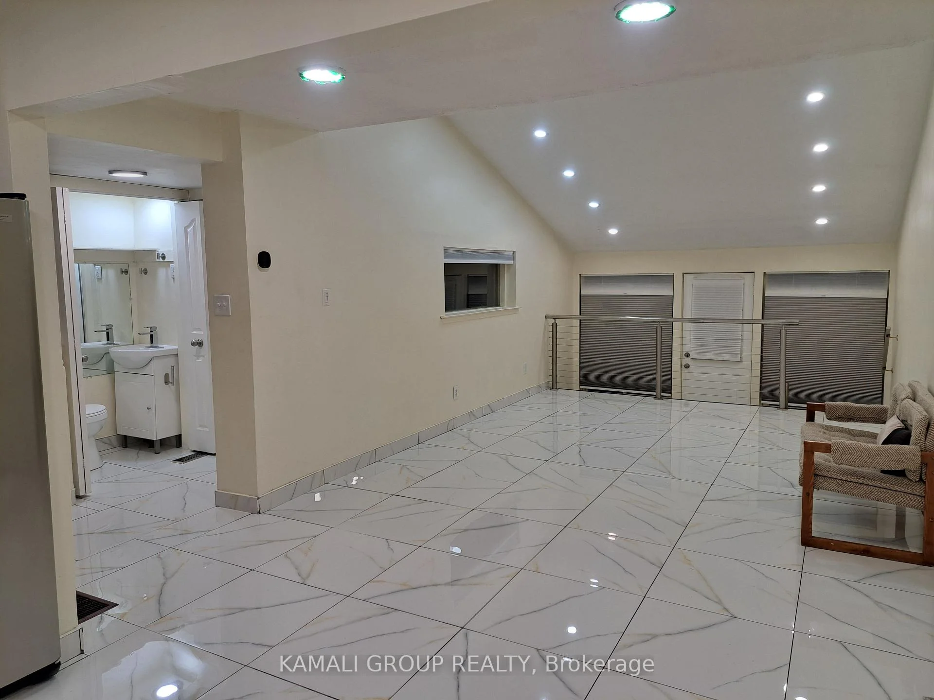 Photo 4 of 262 John Garland Boulevard, Etobicoke, West Humber-Clairville — HOMEH