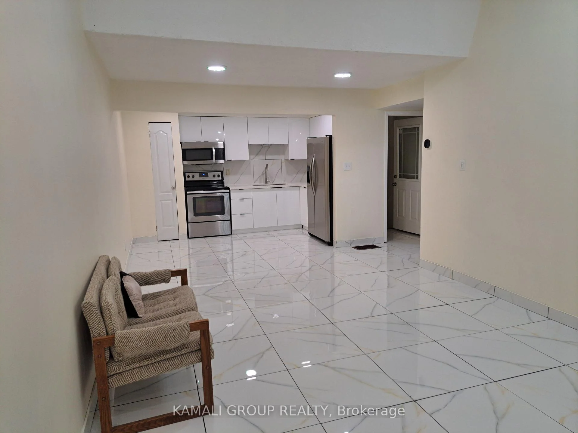 Photo 5 of 262 John Garland Boulevard, Etobicoke, West Humber-Clairville — HOMEH