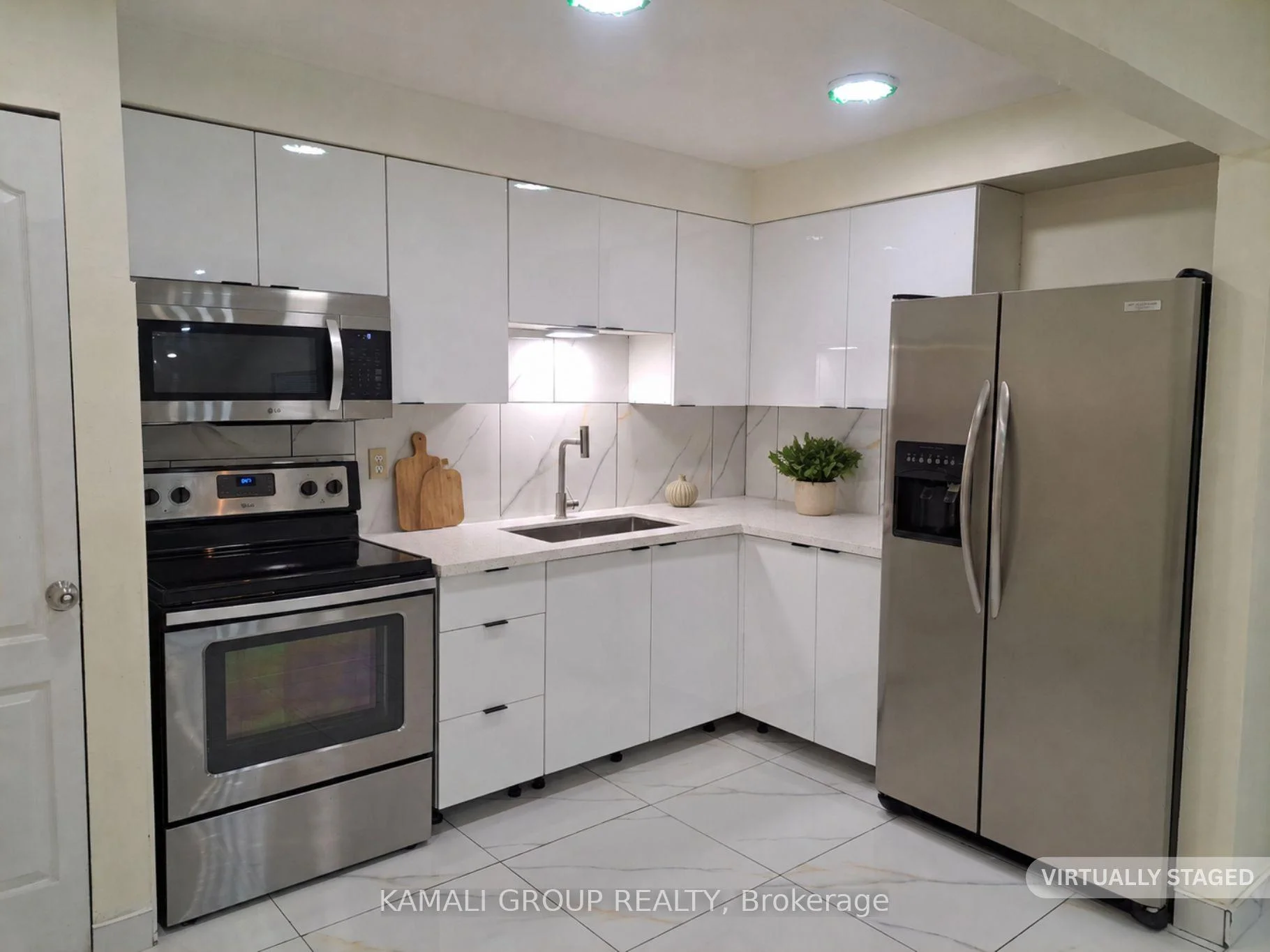 Photo 7 of 262 John Garland Boulevard, Etobicoke, West Humber-Clairville — HOMEH