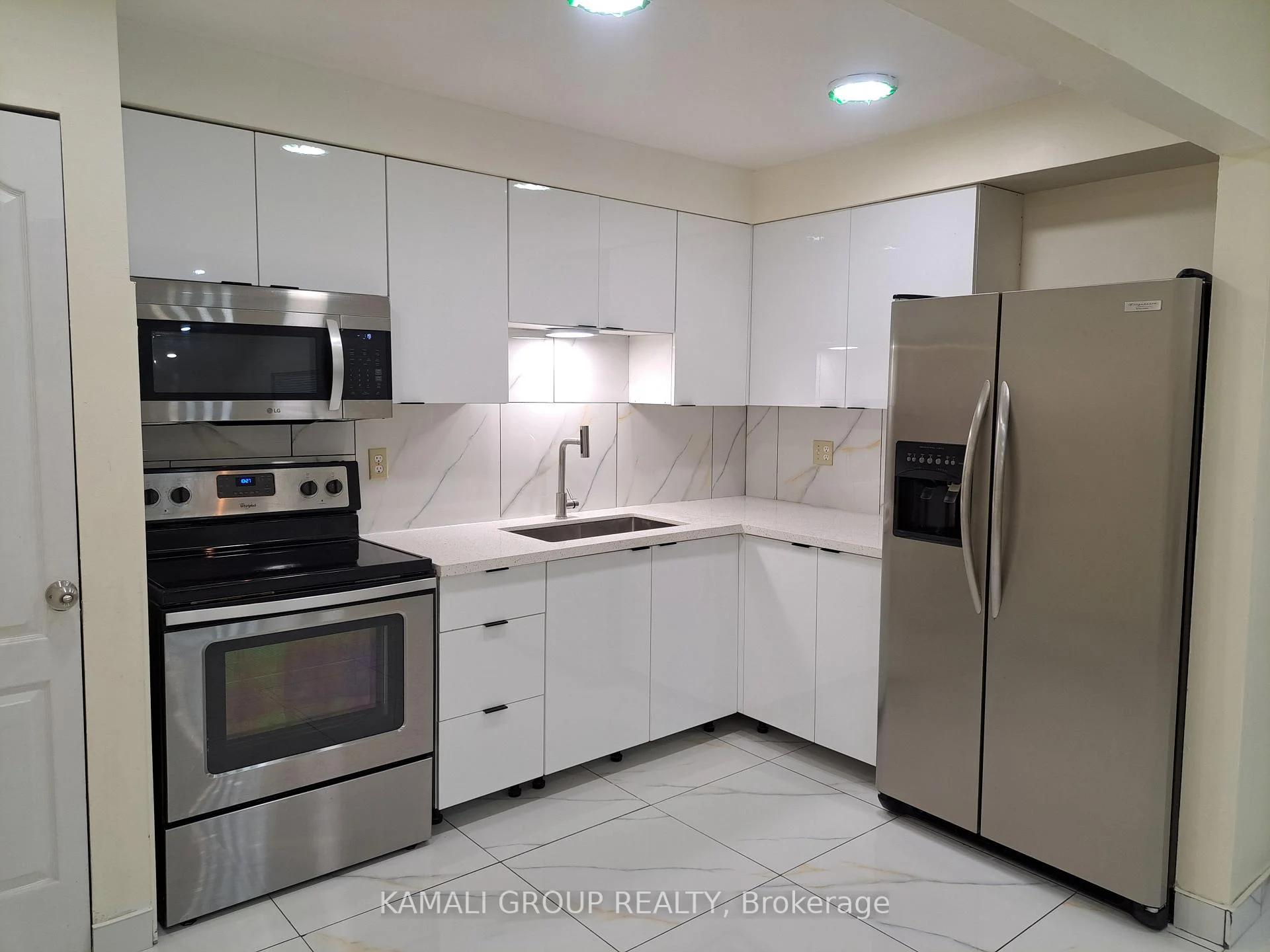 Photo 11 of 262 John Garland Boulevard, Etobicoke, West Humber-Clairville — HOMEH