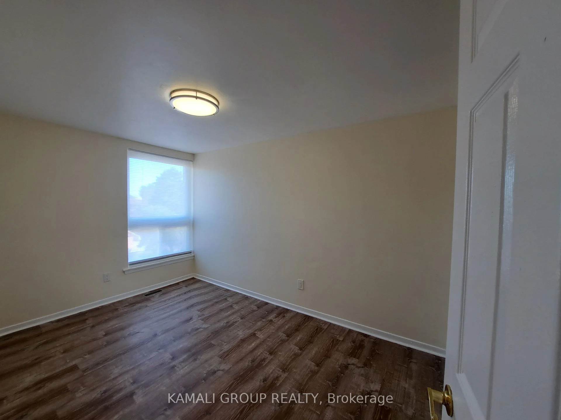 Photo 16 of 262 John Garland Boulevard, Etobicoke, West Humber-Clairville — HOMEH