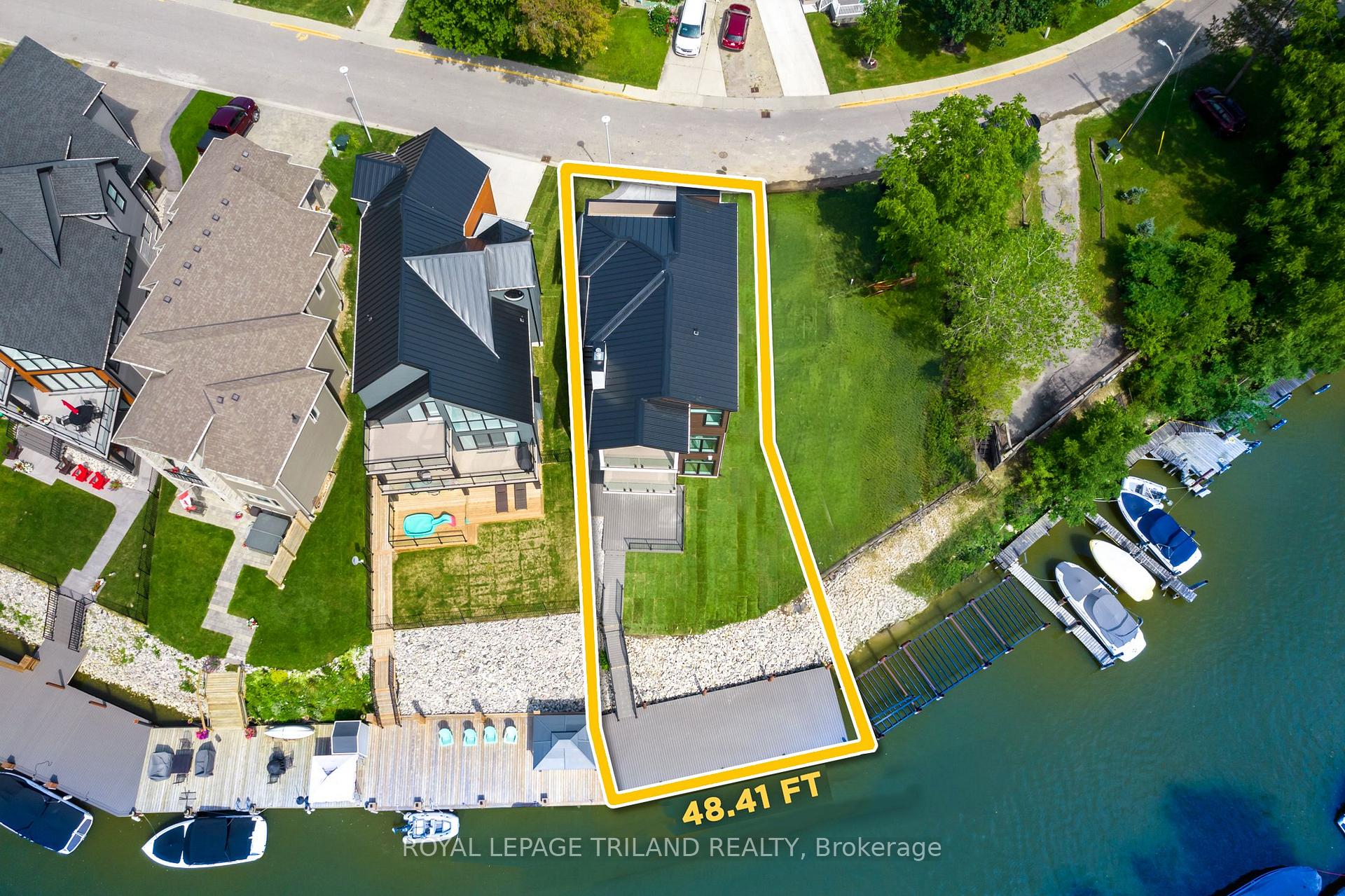 Photo 5 of 29 Sauble River Road, Lambton Shores, Grand Bend — HOMEH