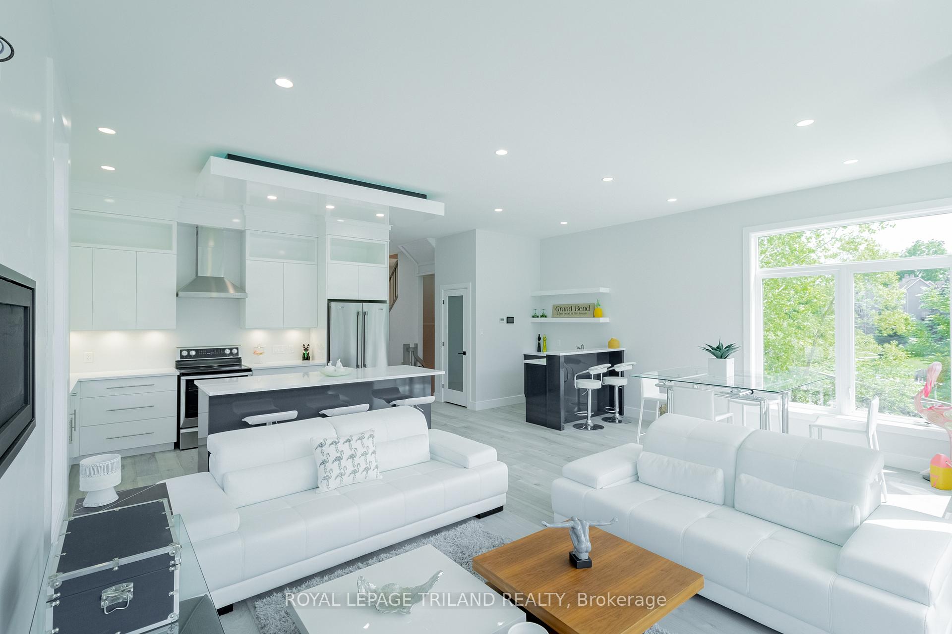 Photo 11 of 29 Sauble River Road, Lambton Shores, Grand Bend — HOMEH