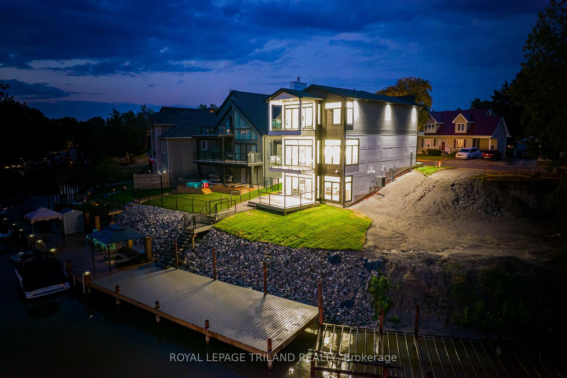 Photo 48 of 29 Sauble River Road, Lambton Shores, Grand Bend — HOMEH