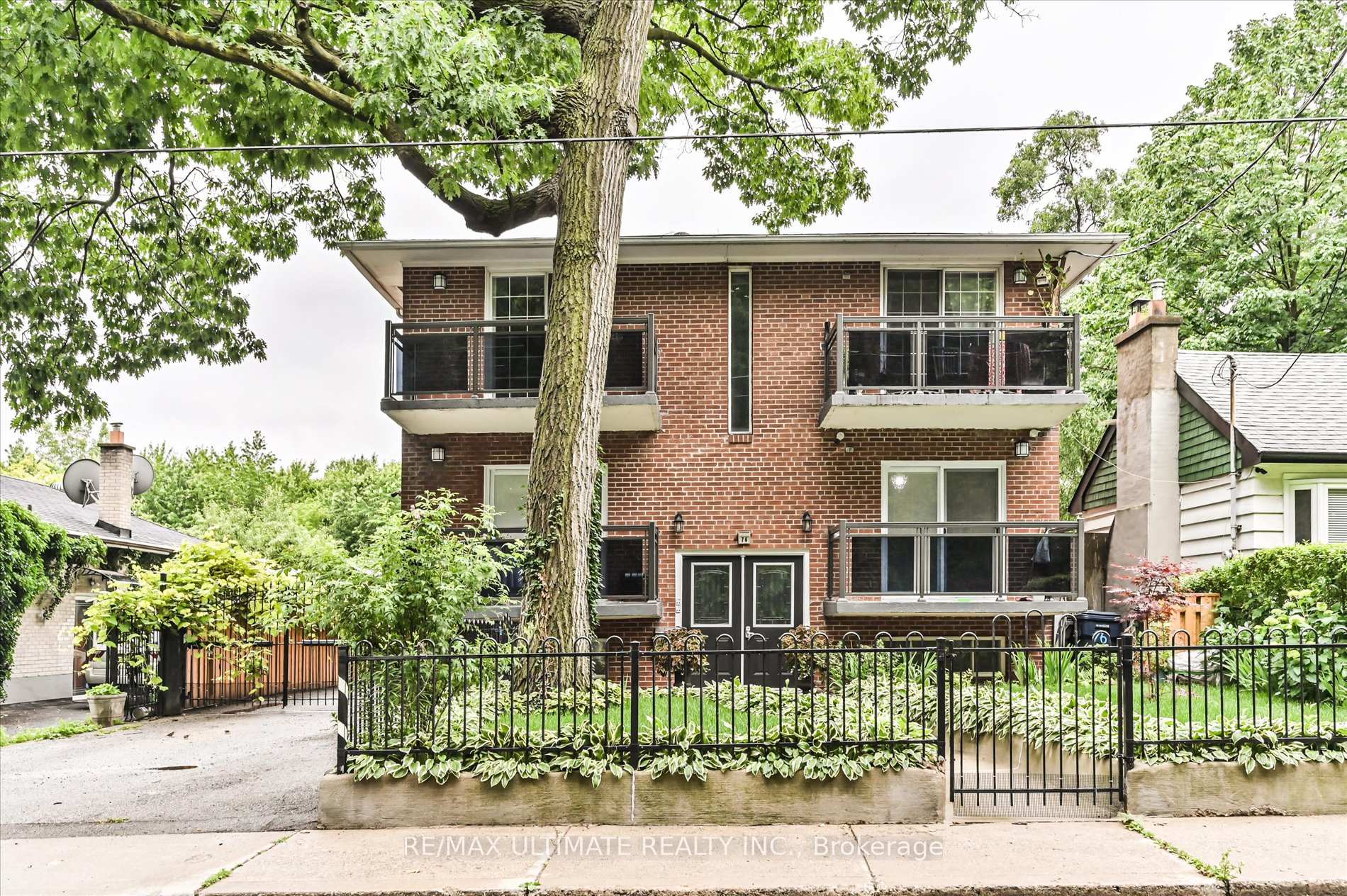 Photo 2 of 76 Hilldale Road, Toronto, Rockcliffe-Smythe — HOMEH