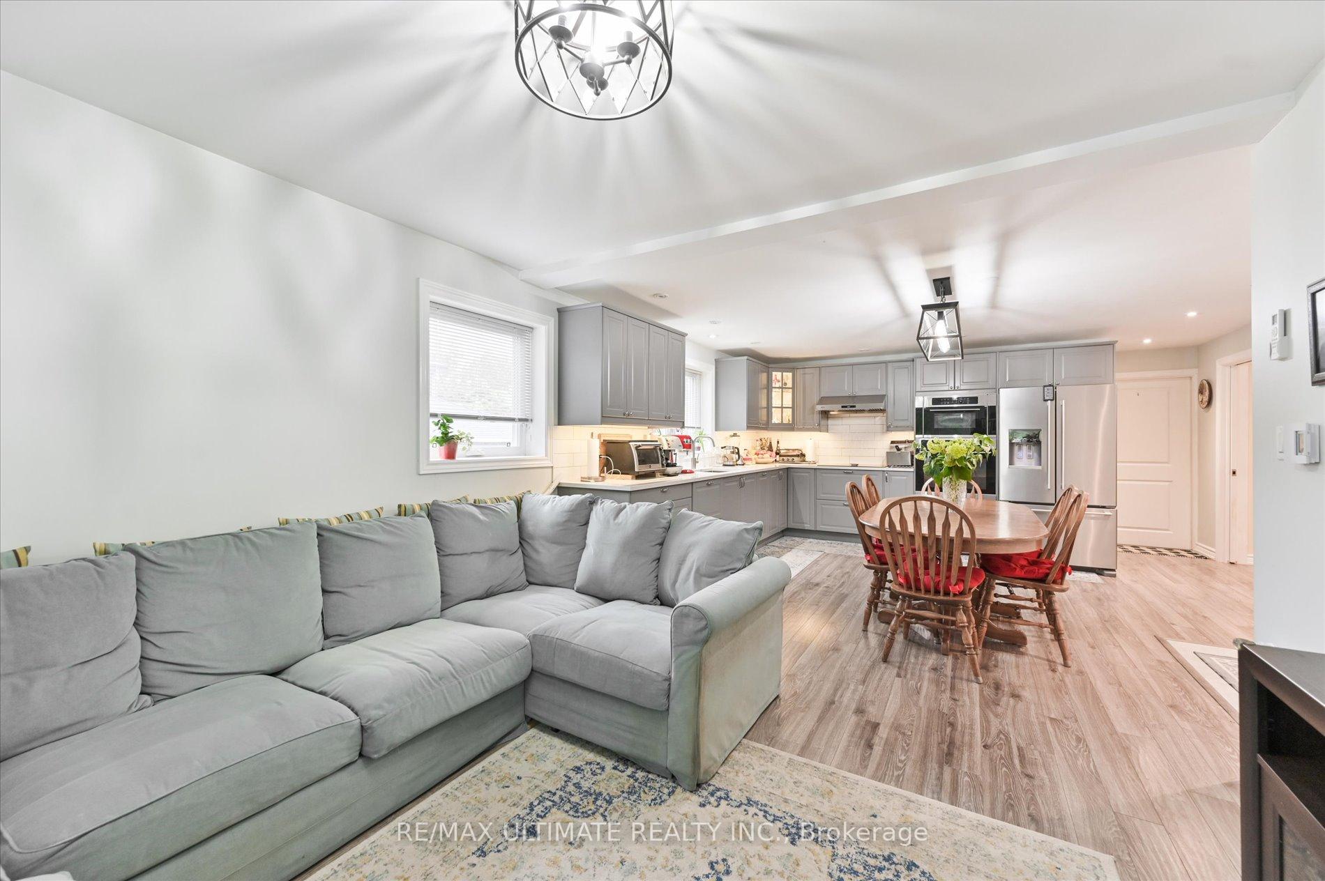 Photo 10 of 76 Hilldale Road, Toronto, Rockcliffe-Smythe — HOMEH