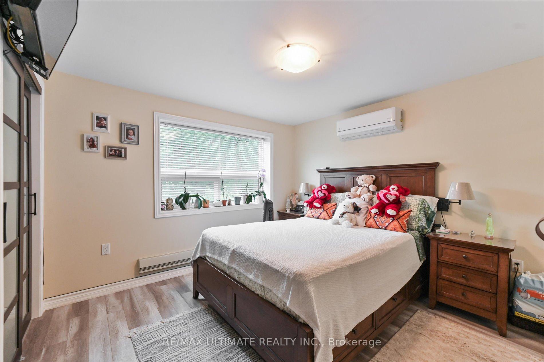 Photo 12 of 76 Hilldale Road, Toronto, Rockcliffe-Smythe — HOMEH