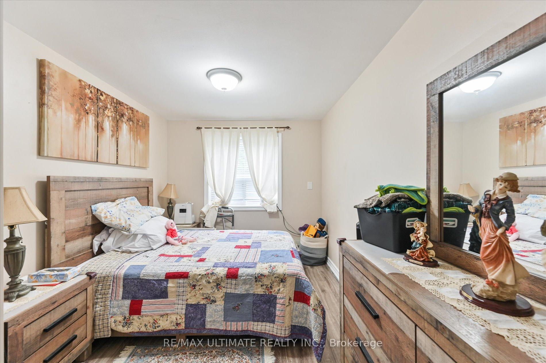 Photo 15 of 76 Hilldale Road, Toronto, Rockcliffe-Smythe — HOMEH
