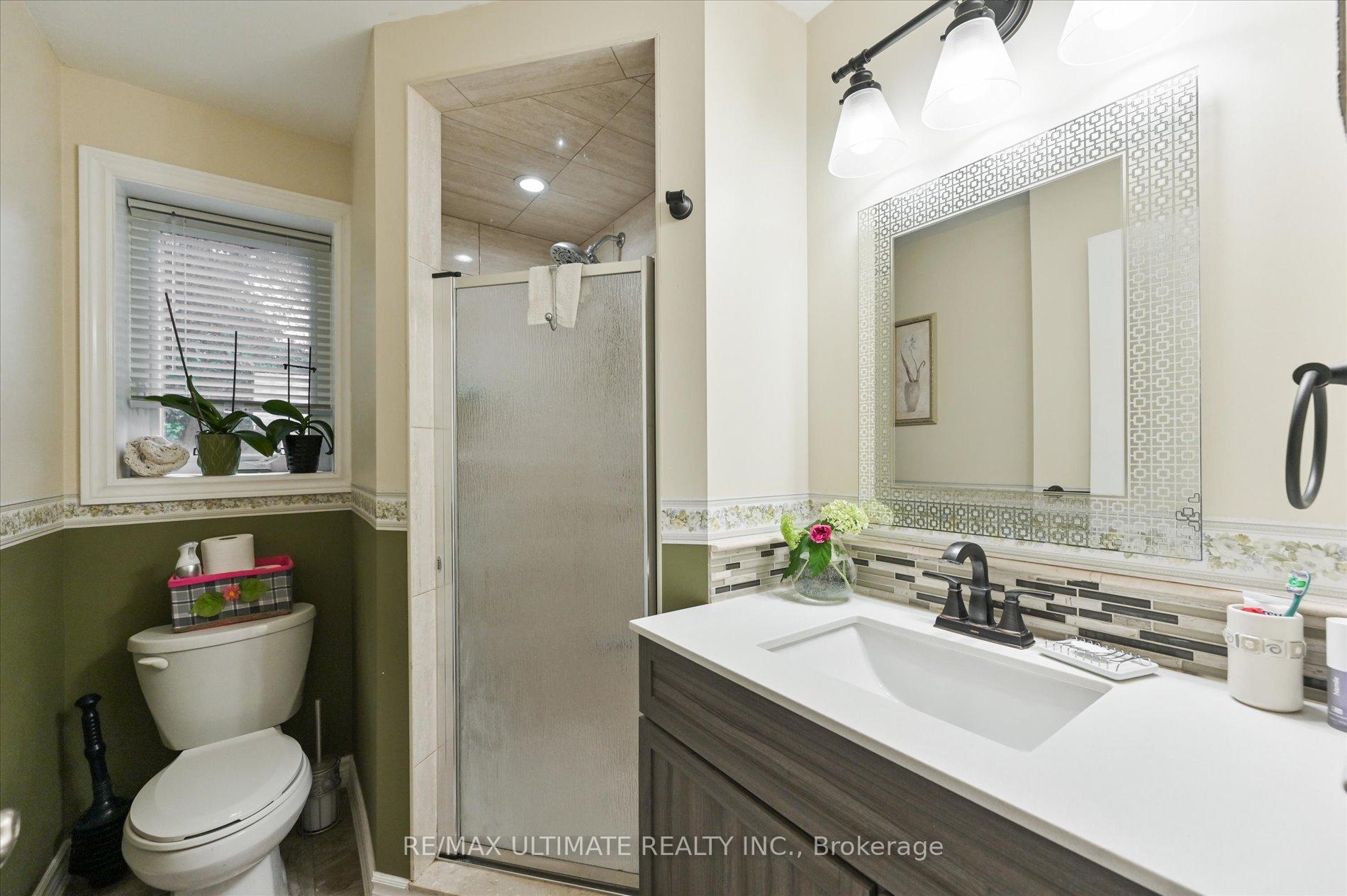 Photo 16 of 76 Hilldale Road, Toronto, Rockcliffe-Smythe — HOMEH