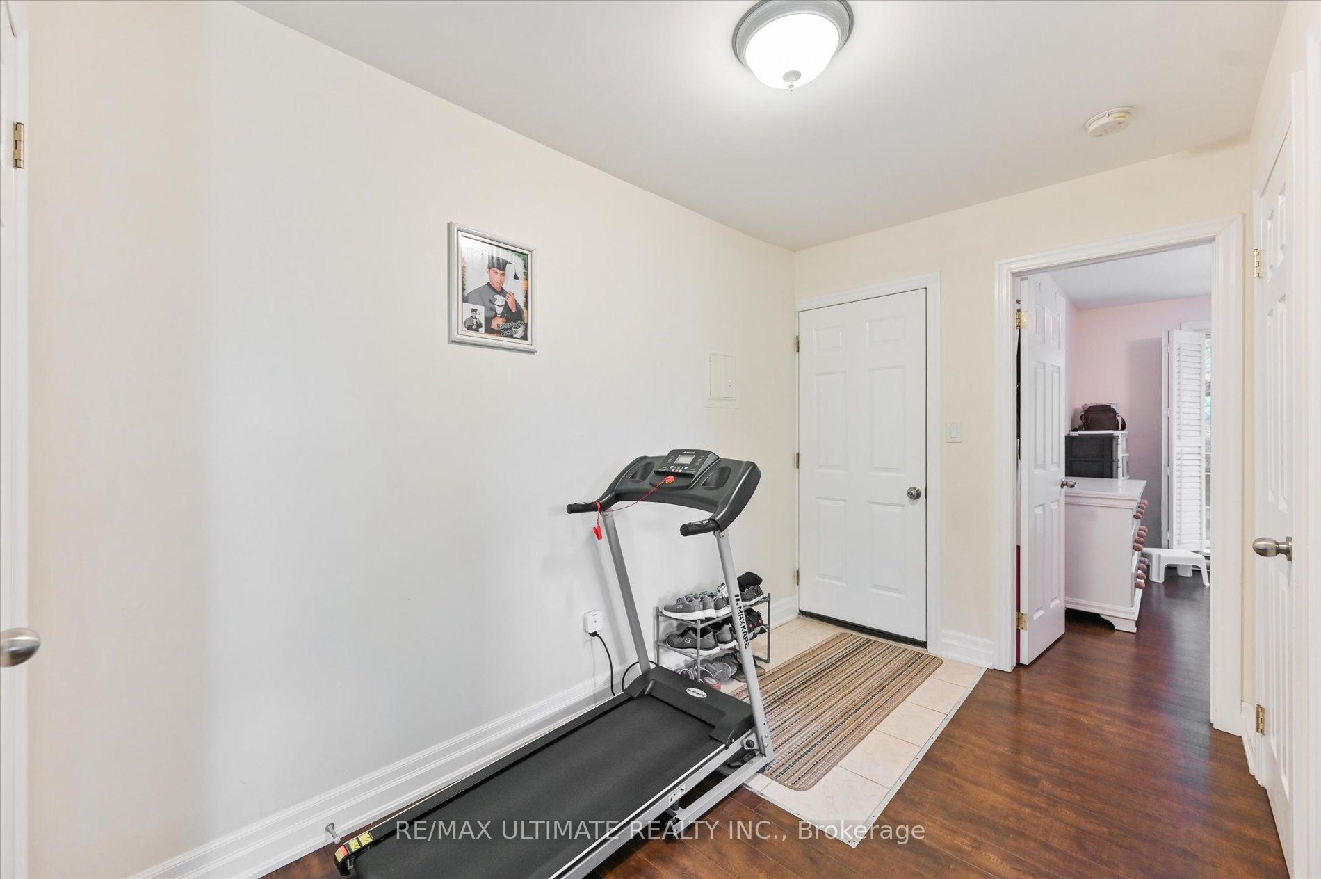 Photo 18 of 76 Hilldale Road, Toronto, Rockcliffe-Smythe — HOMEH