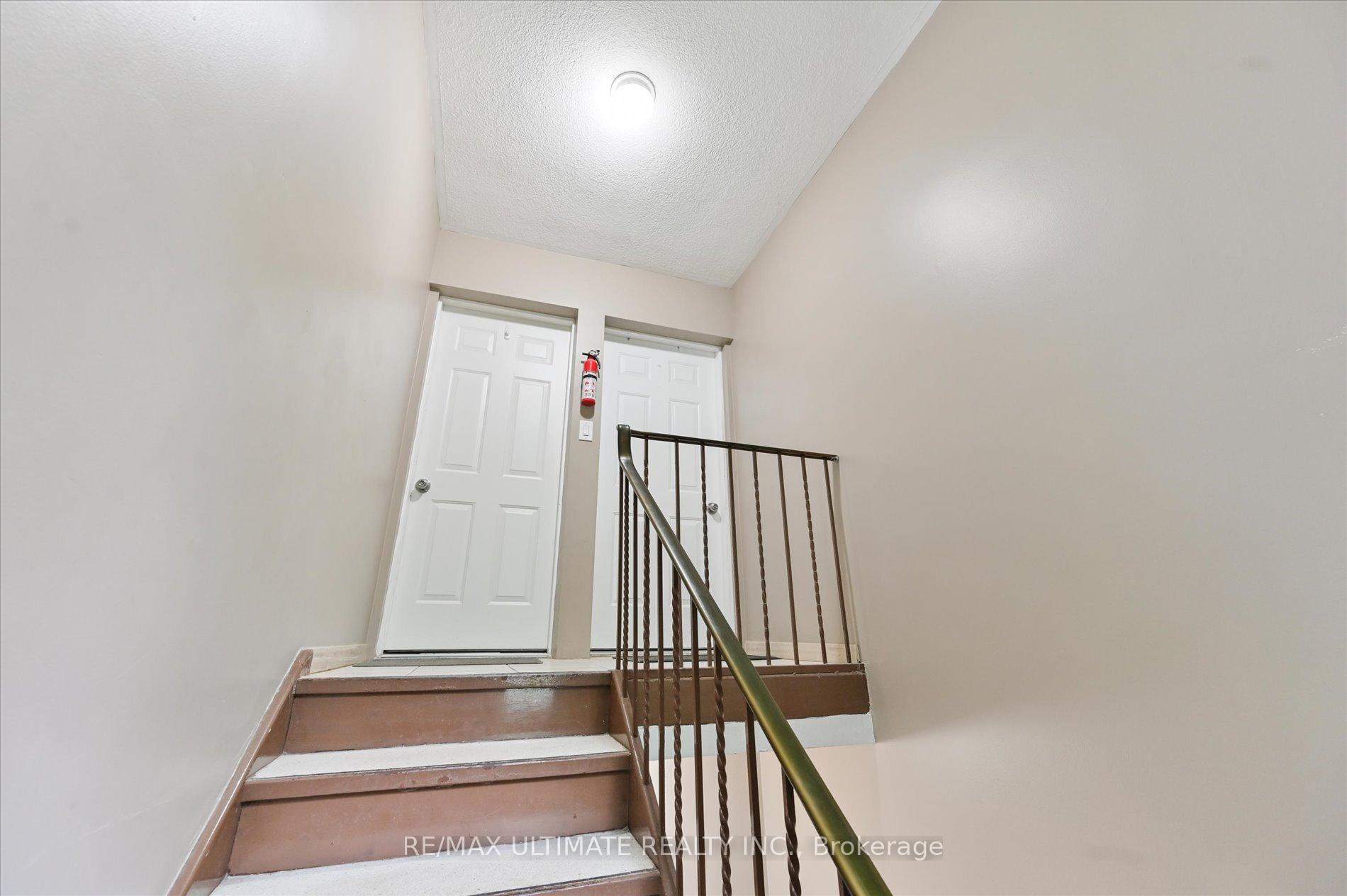 Photo 25 of 76 Hilldale Road, Toronto, Rockcliffe-Smythe — HOMEH