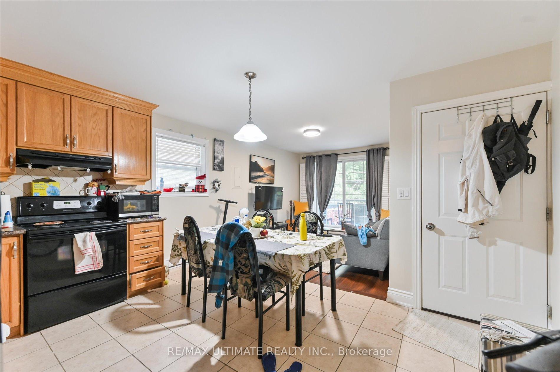 Photo 26 of 76 Hilldale Road, Toronto, Rockcliffe-Smythe — HOMEH