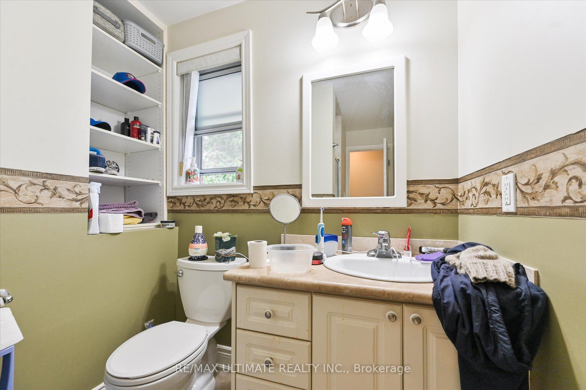 Photo 33 of 76 Hilldale Road, Toronto, Rockcliffe-Smythe — HOMEH