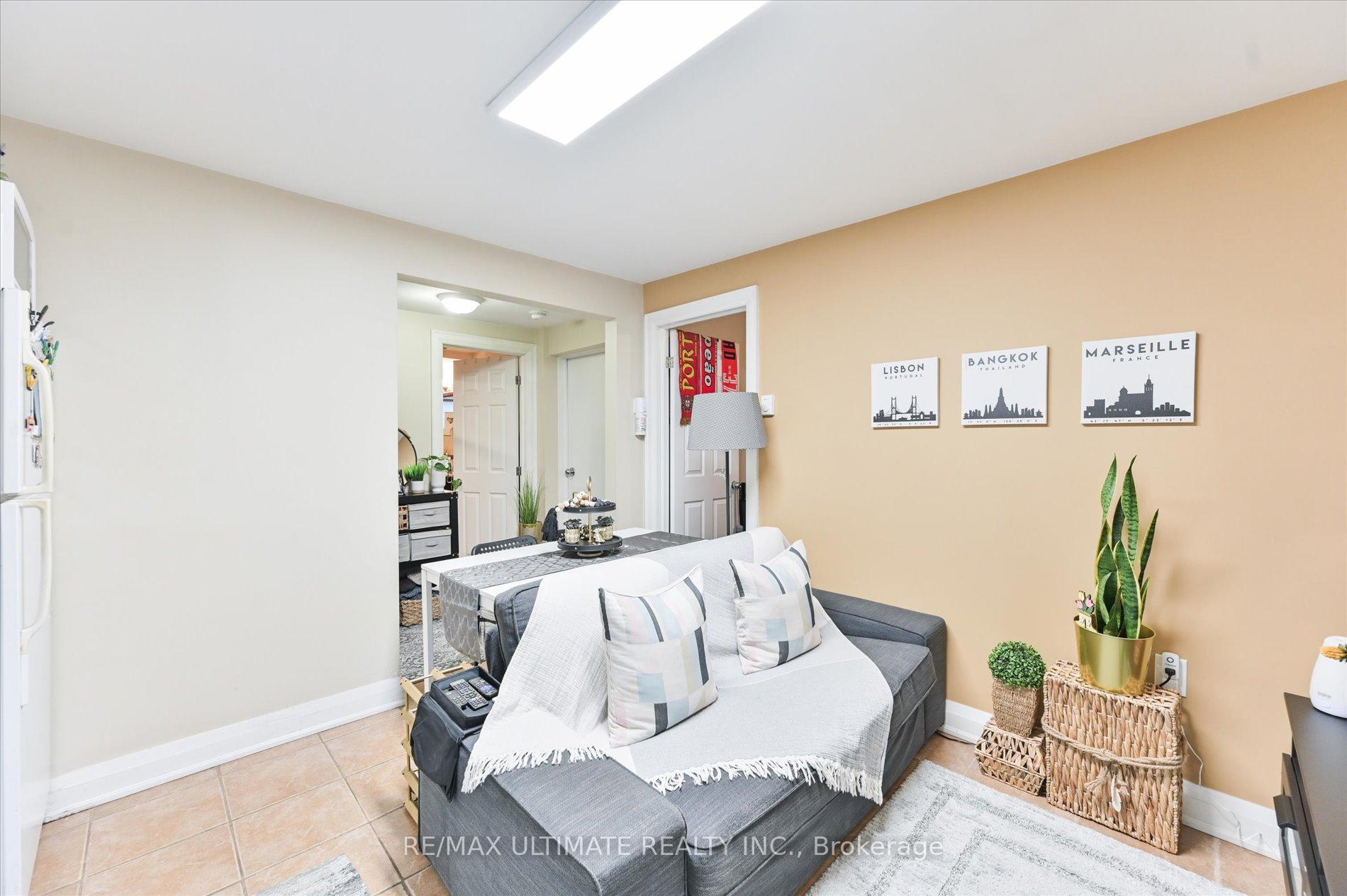 Photo 36 of 76 Hilldale Road, Toronto, Rockcliffe-Smythe — HOMEH