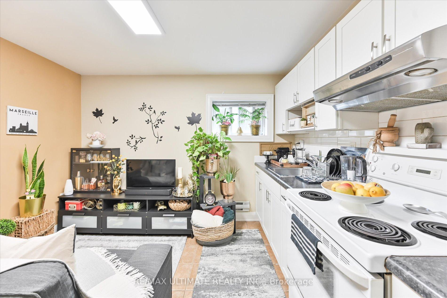 Photo 37 of 76 Hilldale Road, Toronto, Rockcliffe-Smythe — HOMEH