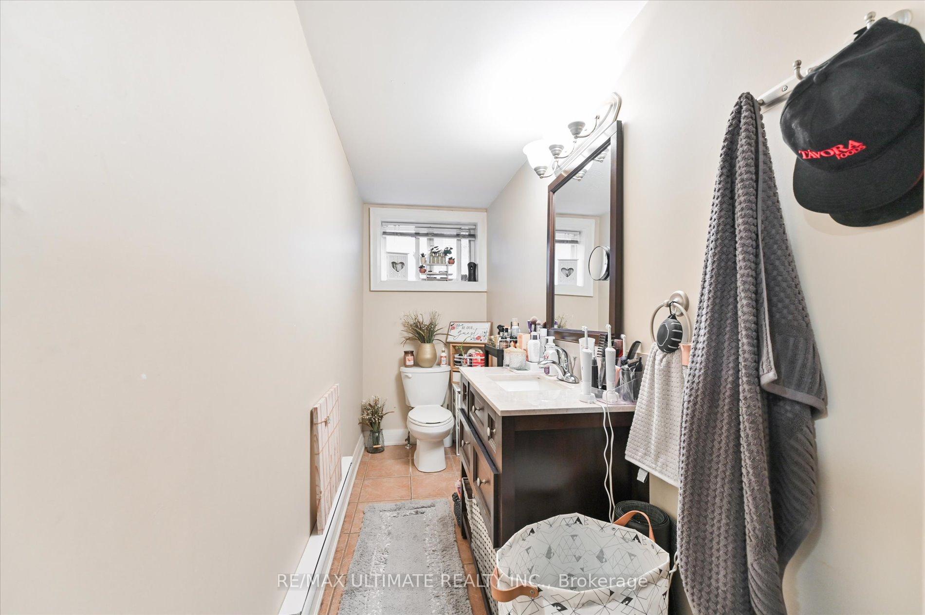 Photo 39 of 76 Hilldale Road, Toronto, Rockcliffe-Smythe — HOMEH