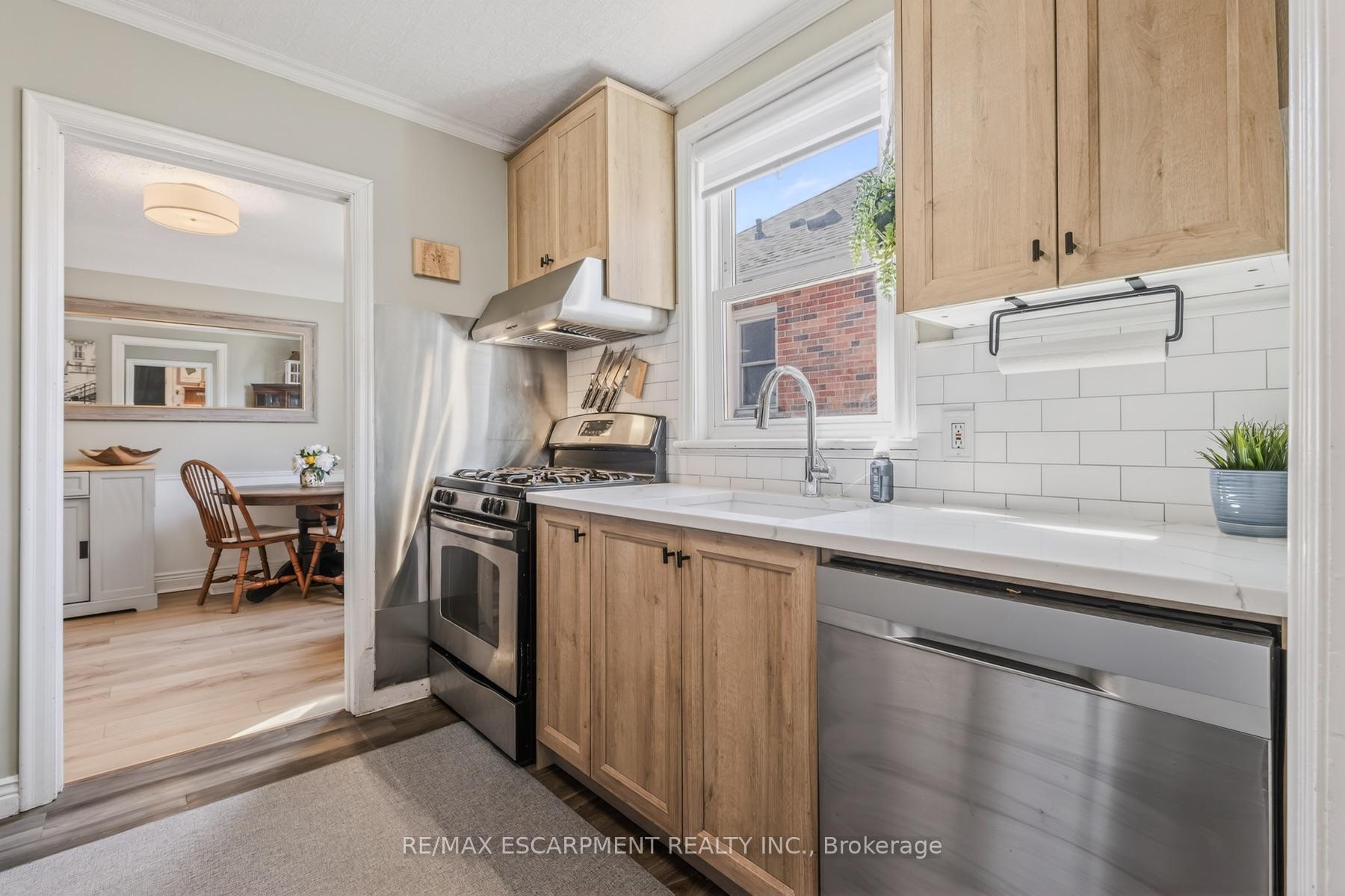 Photo 10 of 43 Woodbridge Road, Hamilton, Rosedale — HOMEH