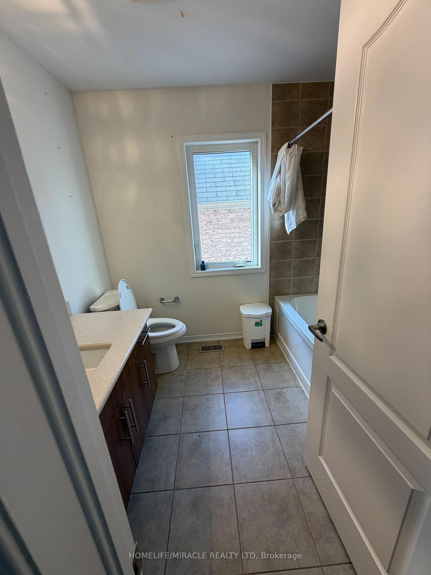 Photo 20 of 235 Apple Hill Crescent, Kitchener, Trussler — HOMEH