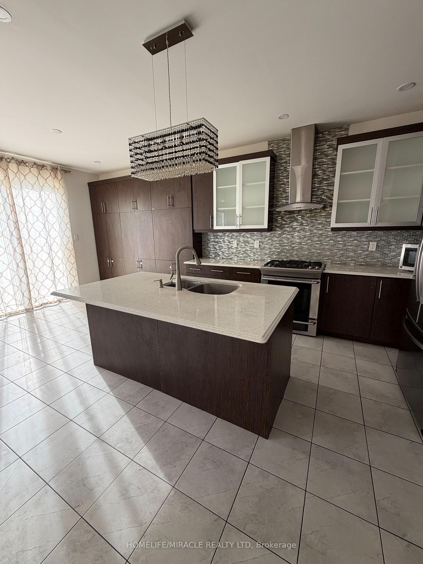 Photo 25 of 235 Apple Hill Crescent, Kitchener, Trussler — HOMEH