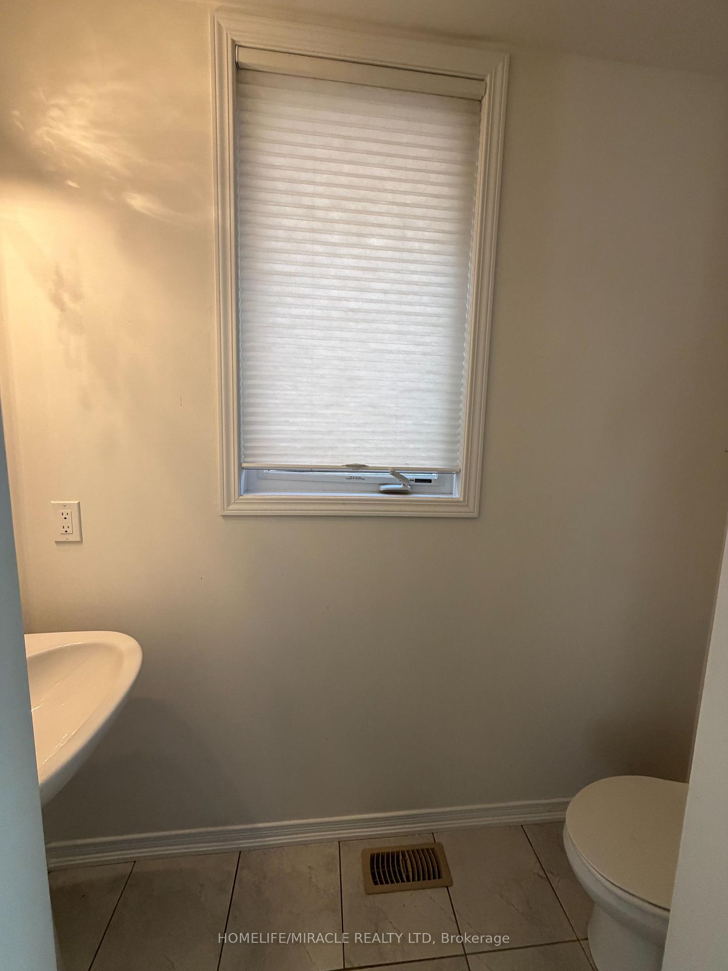 Photo 35 of 235 Apple Hill Crescent, Kitchener, Trussler — HOMEH