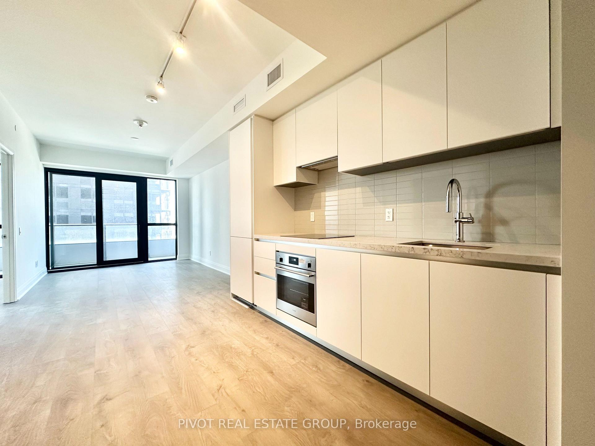 Photo 3 of Unit 3608, 2 Erskine Road, Mississauga, City Centre — HOMEH