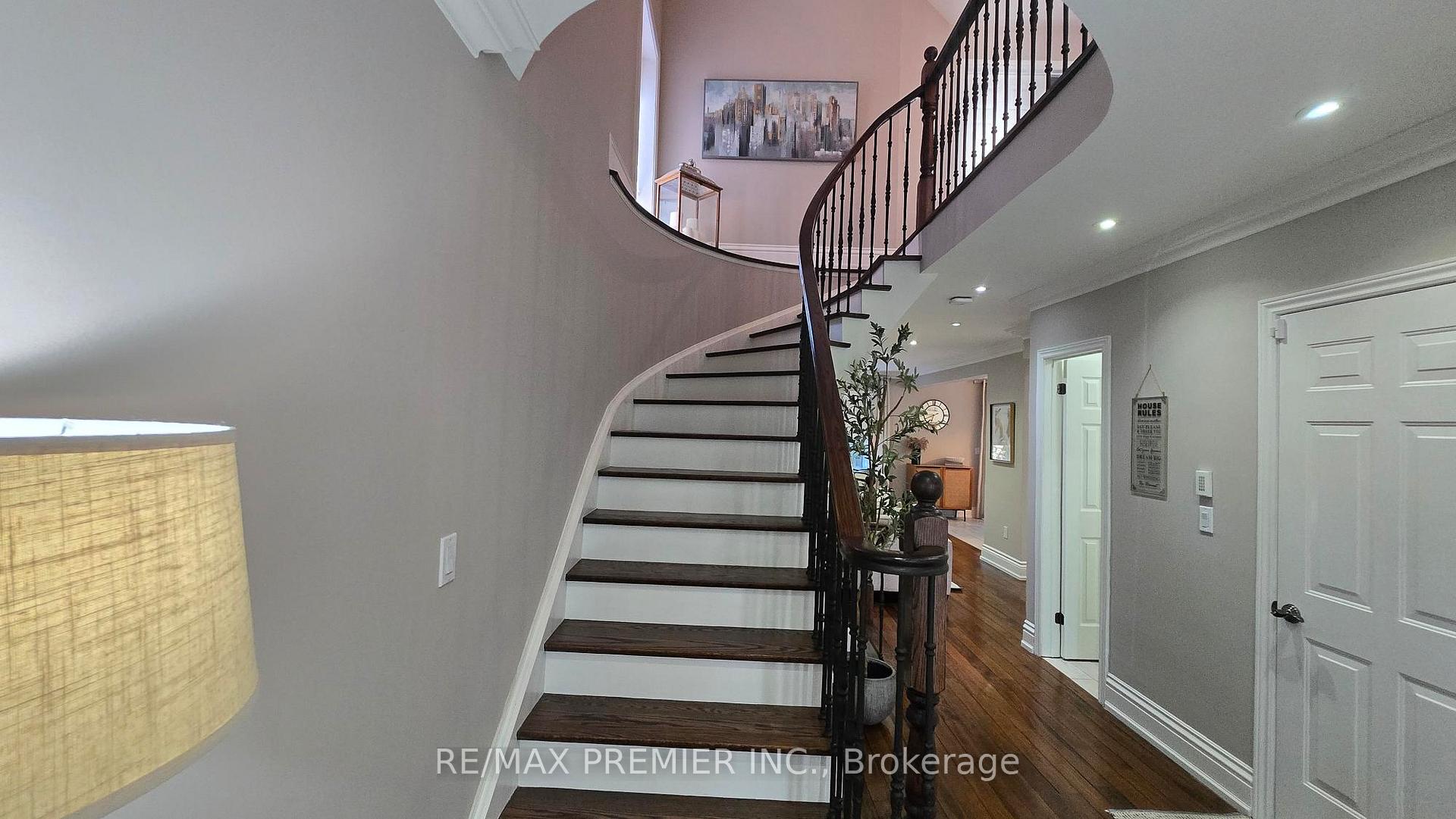 Photo 10 of 178 Buena Vista Drive, Vaughan, Sonoma Heights — HOMEH