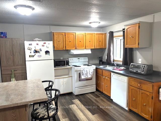 Photo 4 of 74 Taylor Drive, Thunder Bay, Rosslyn Road — HOMEH