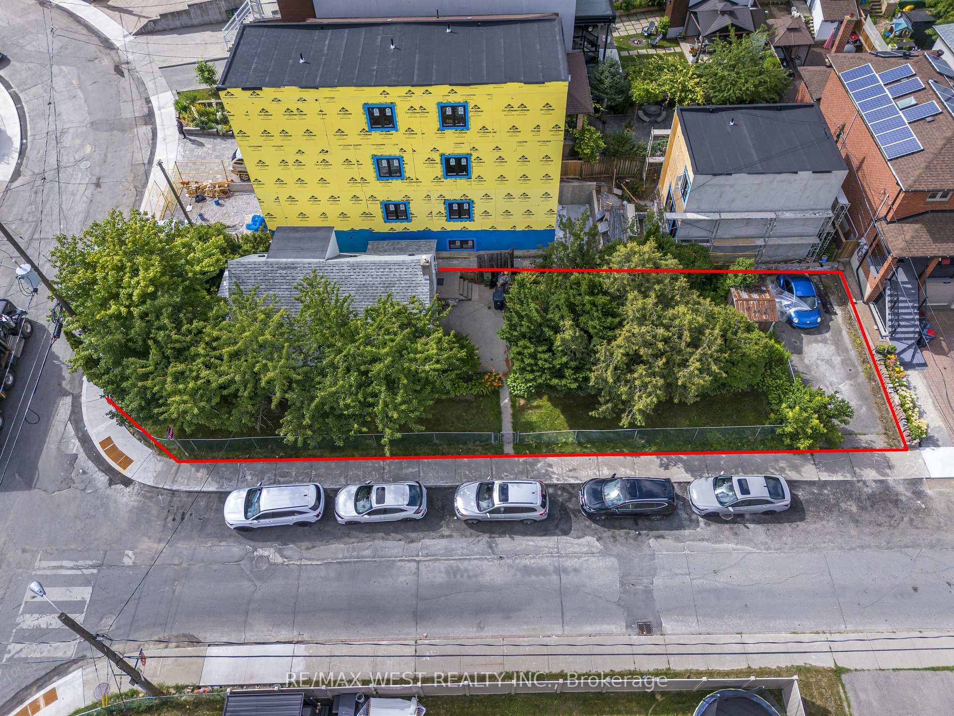 Photo 3 of 48 Ennerdale Road, Toronto, Caledonia-Fairbank — HOMEH