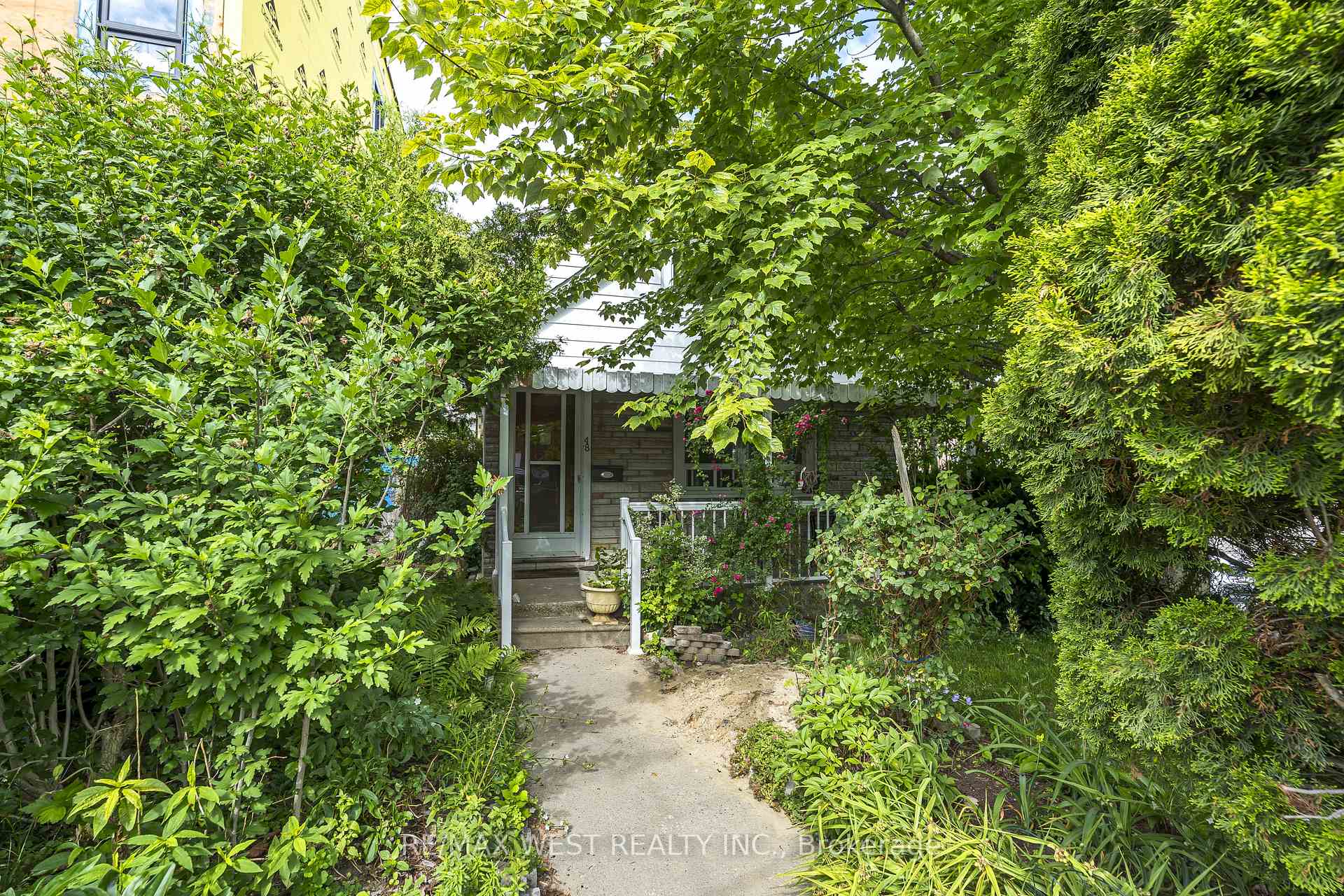 Photo 6 of 48 Ennerdale Road, Toronto, Caledonia-Fairbank — HOMEH