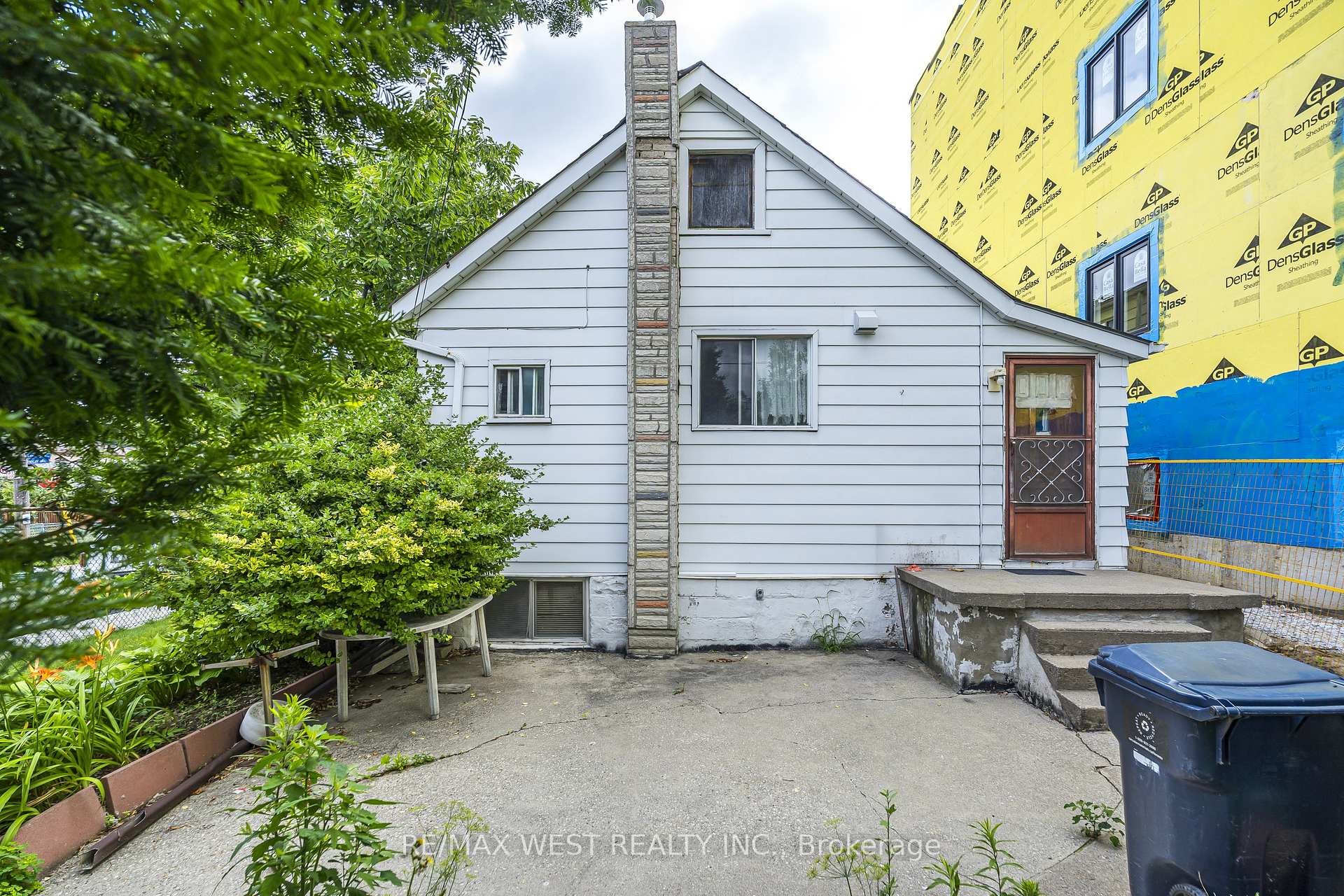Photo 9 of 48 Ennerdale Road, Toronto, Caledonia-Fairbank — HOMEH