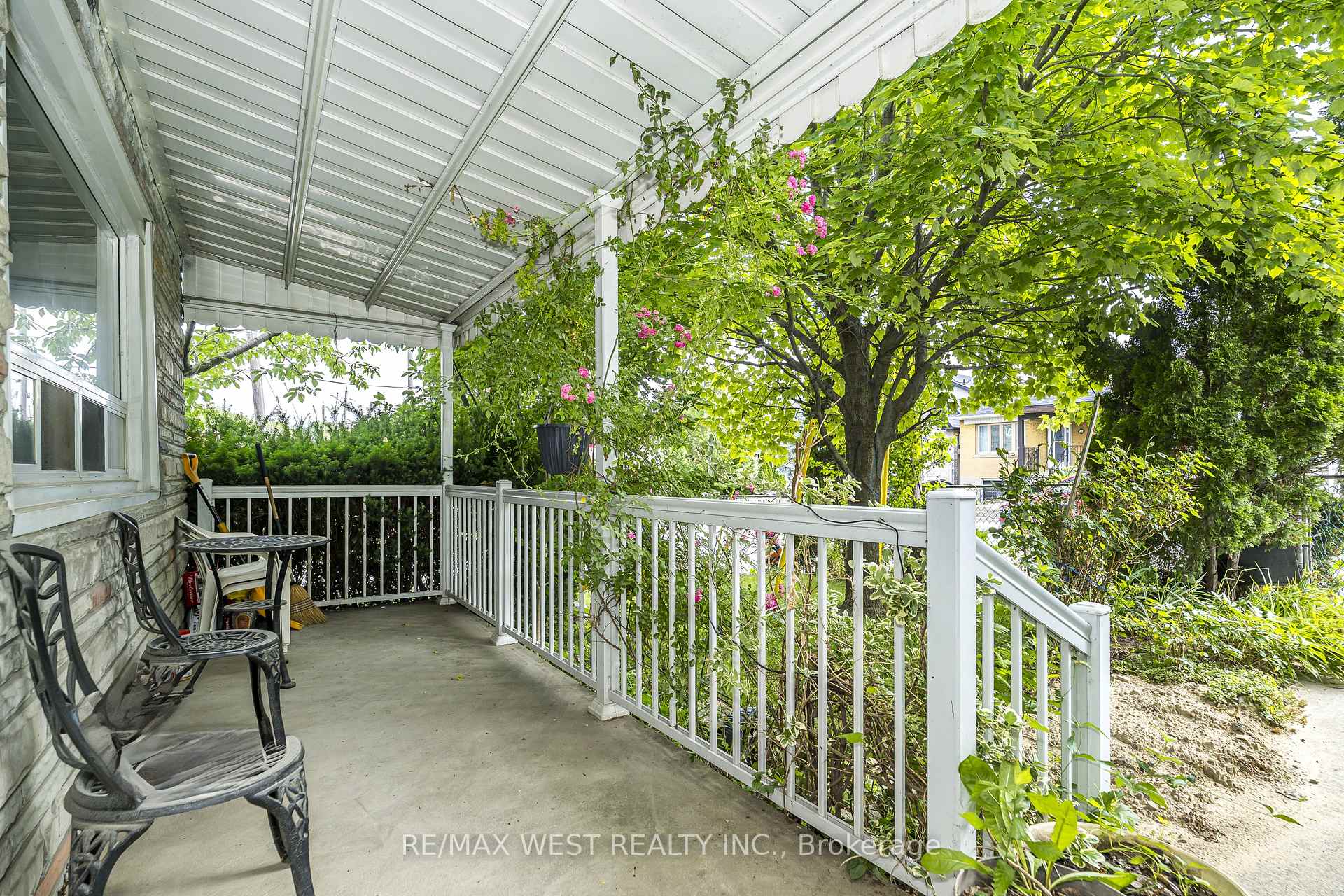 Photo 11 of 48 Ennerdale Road, Toronto, Caledonia-Fairbank — HOMEH