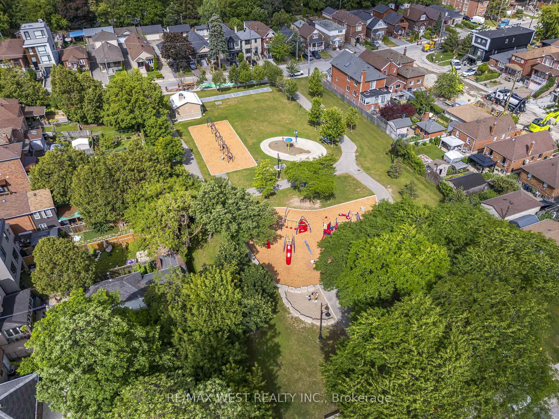 Photo 12 of 48 Ennerdale Road, Toronto, Caledonia-Fairbank — HOMEH
