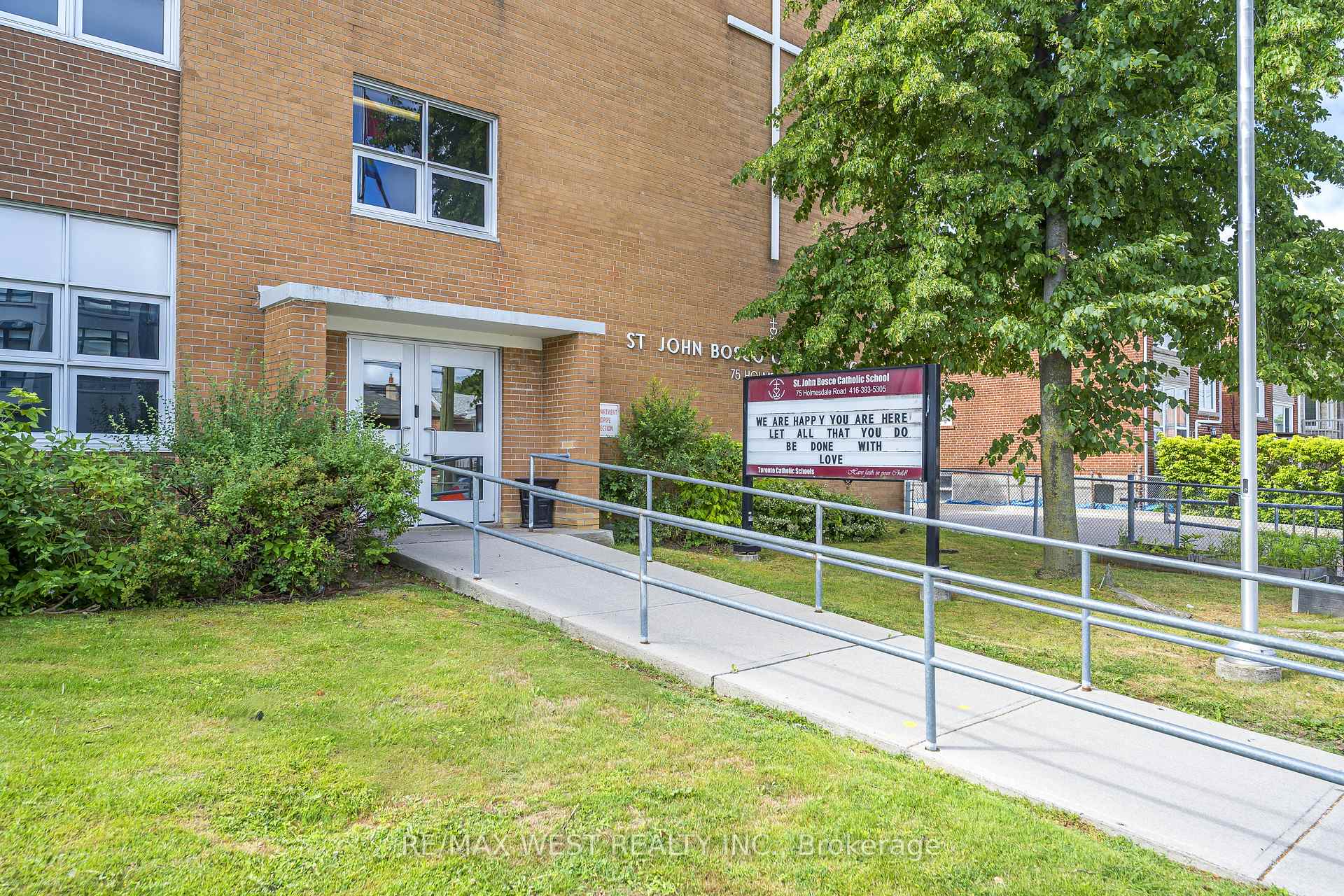 Photo 15 of 48 Ennerdale Road, Toronto, Caledonia-Fairbank — HOMEH