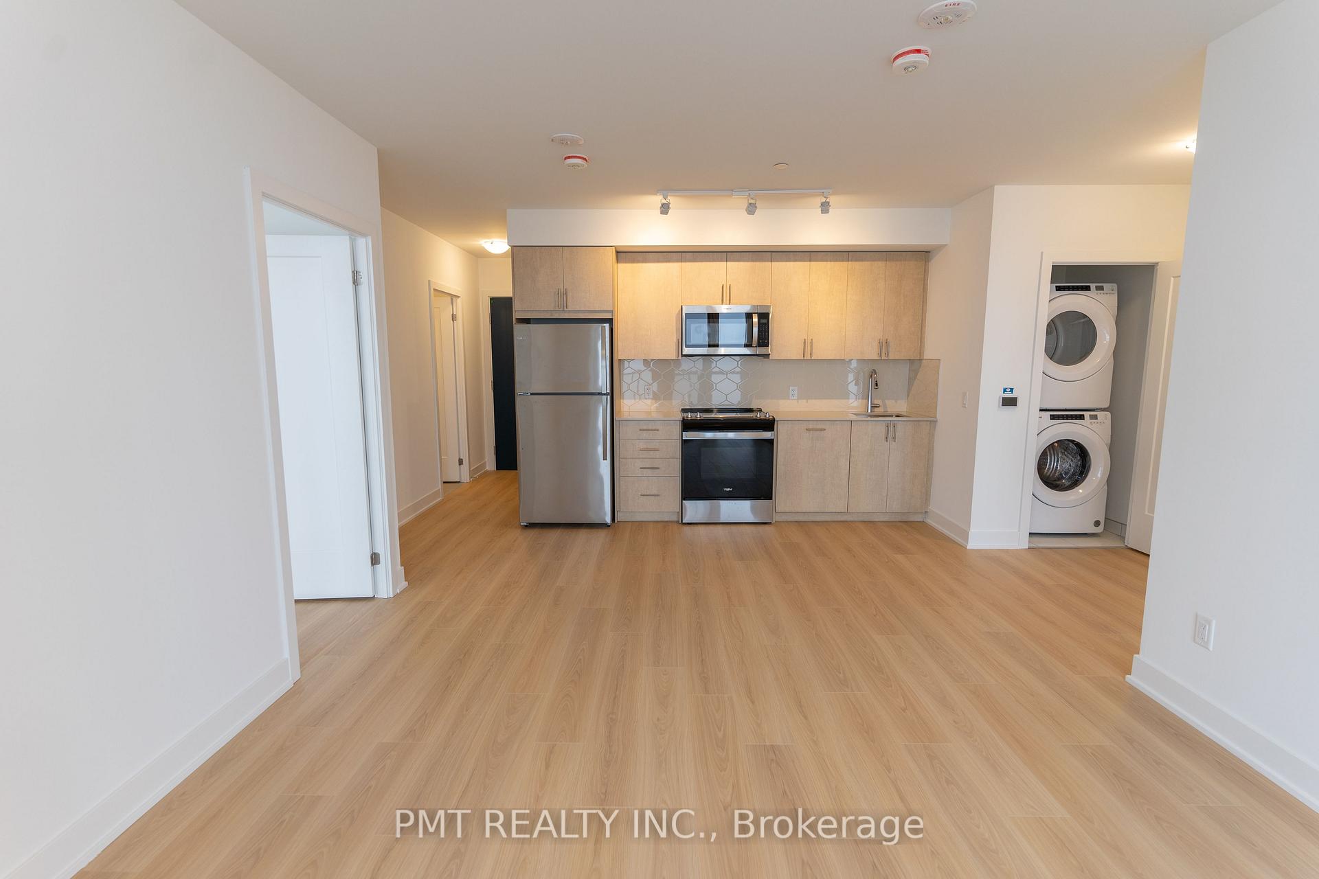 Photo 5 of Unit 906, 2545 Simcoe Street N, Oshawa, Windfields — HOMEH