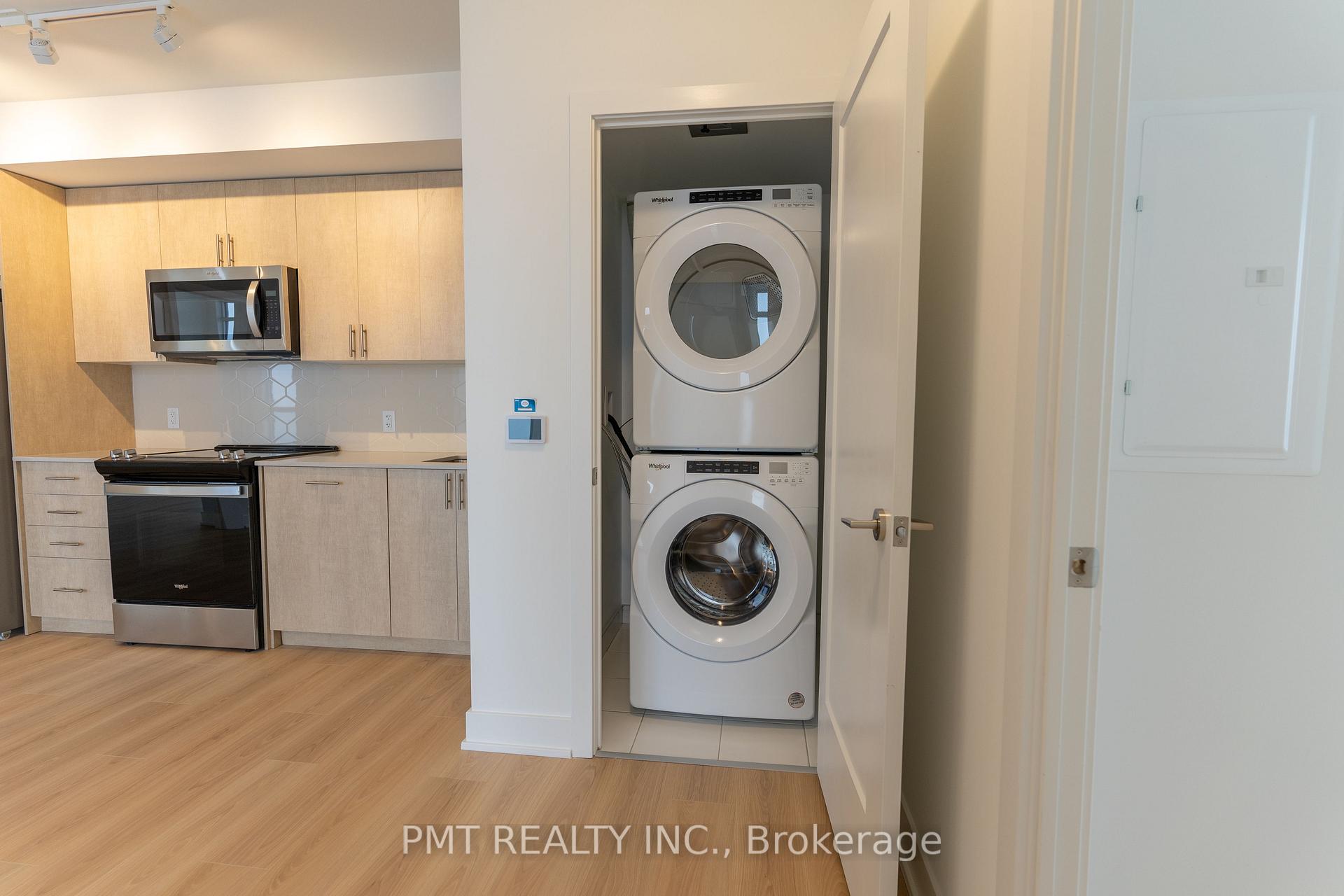 Photo 7 of Unit 906, 2545 Simcoe Street N, Oshawa, Windfields — HOMEH