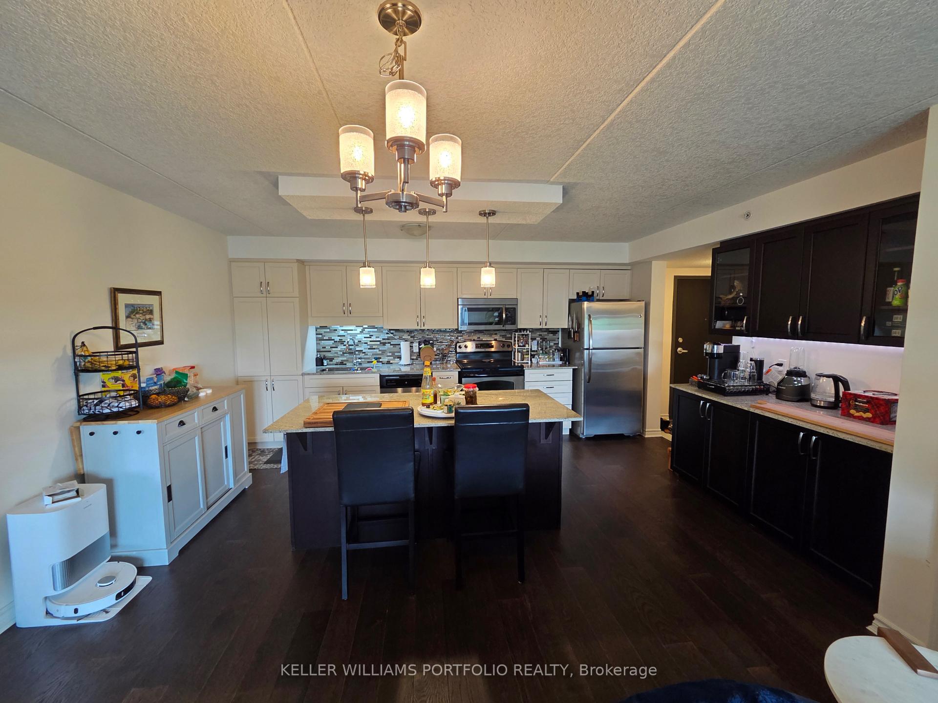 Photo 3 of Unit 604, 776 Laurelwood Drive, Waterloo, Columbia Forest/Clair Hills — HOMEH