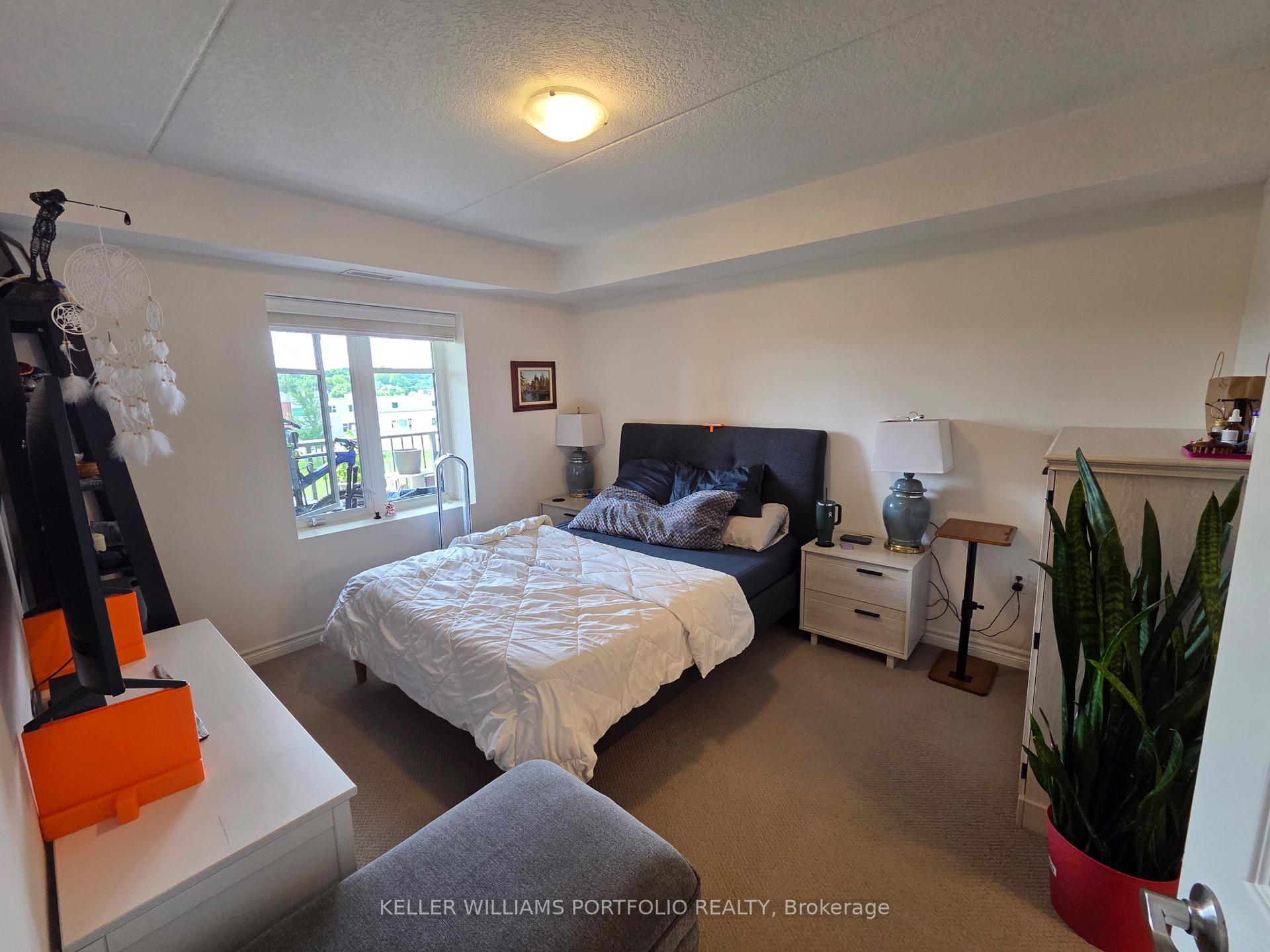 Photo 4 of Unit 604, 776 Laurelwood Drive, Waterloo, Columbia Forest/Clair Hills — HOMEH