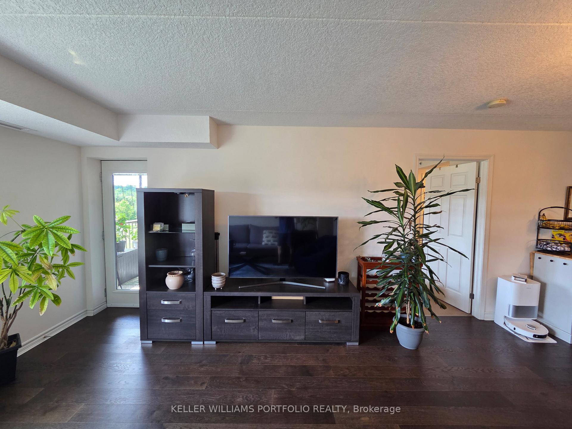 Photo 17 of Unit 604, 776 Laurelwood Drive, Waterloo, Columbia Forest/Clair Hills — HOMEH