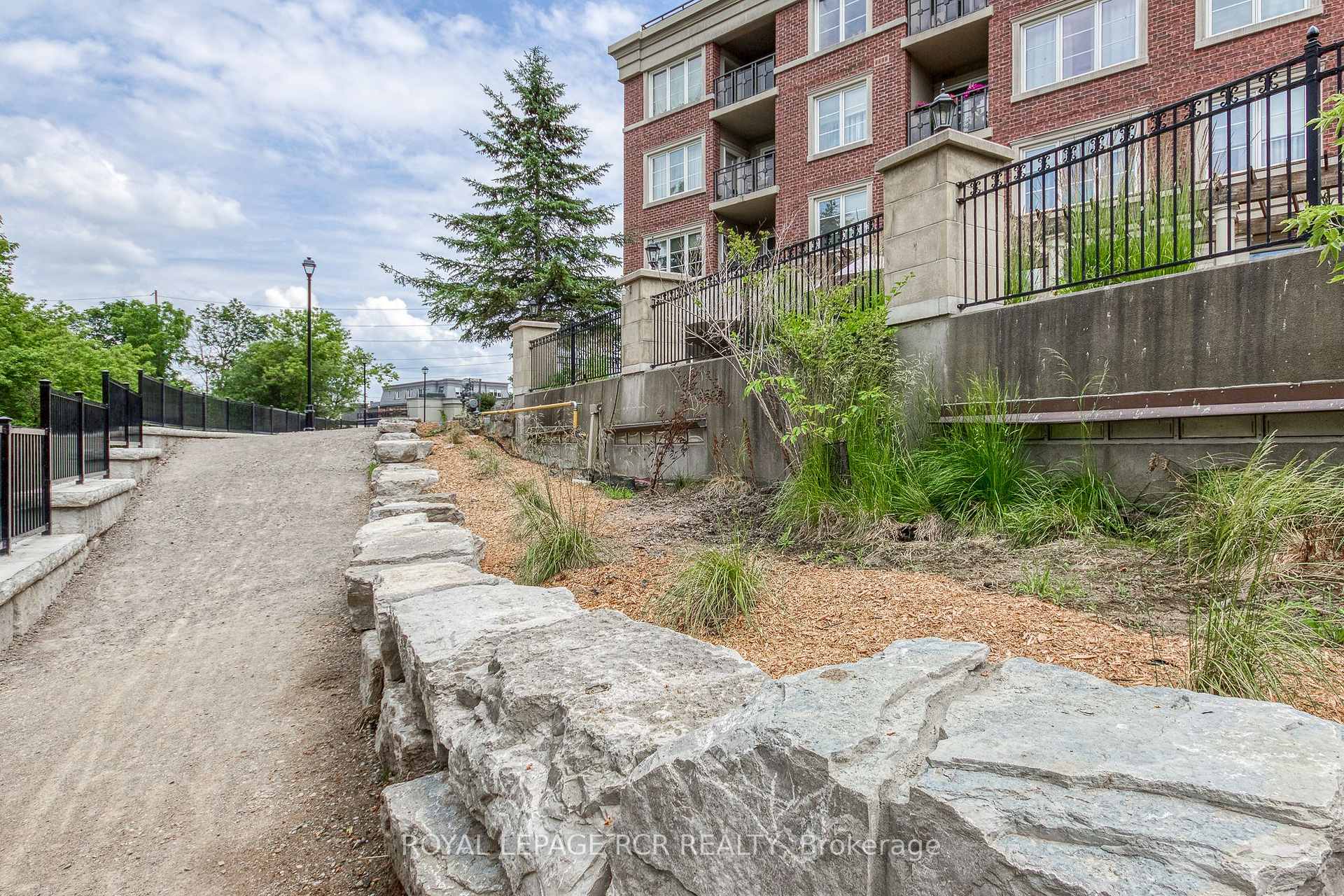 Photo 35 of Unit 213, 60 Ann Street, Caledon, Bolton West — HOMEH