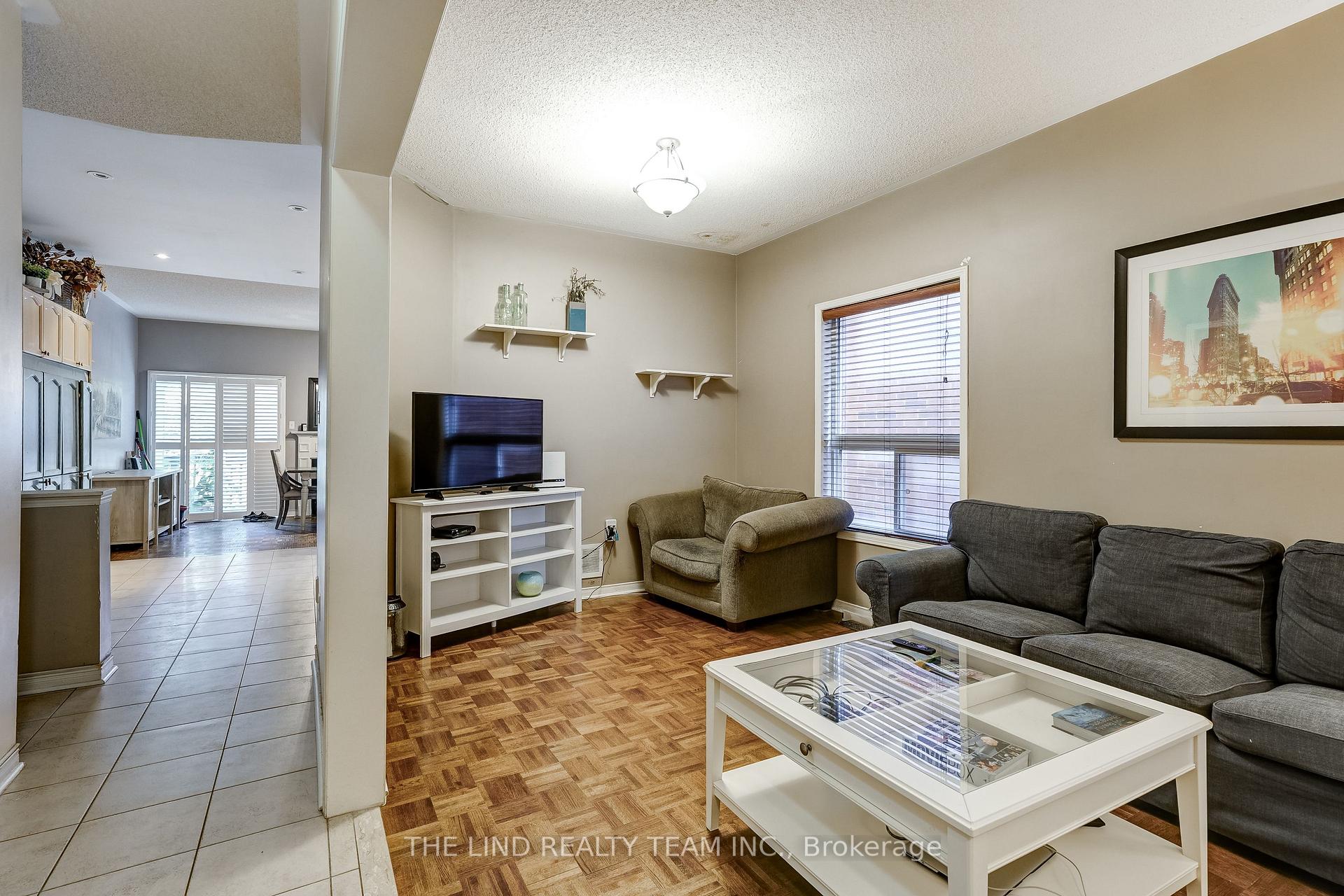Photo 5 of 29 Tuscana Boulevard, Vaughan, Patterson — HOMEH