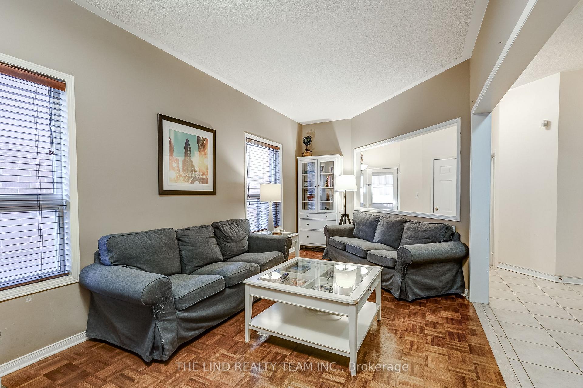 Photo 6 of 29 Tuscana Boulevard, Vaughan, Patterson — HOMEH