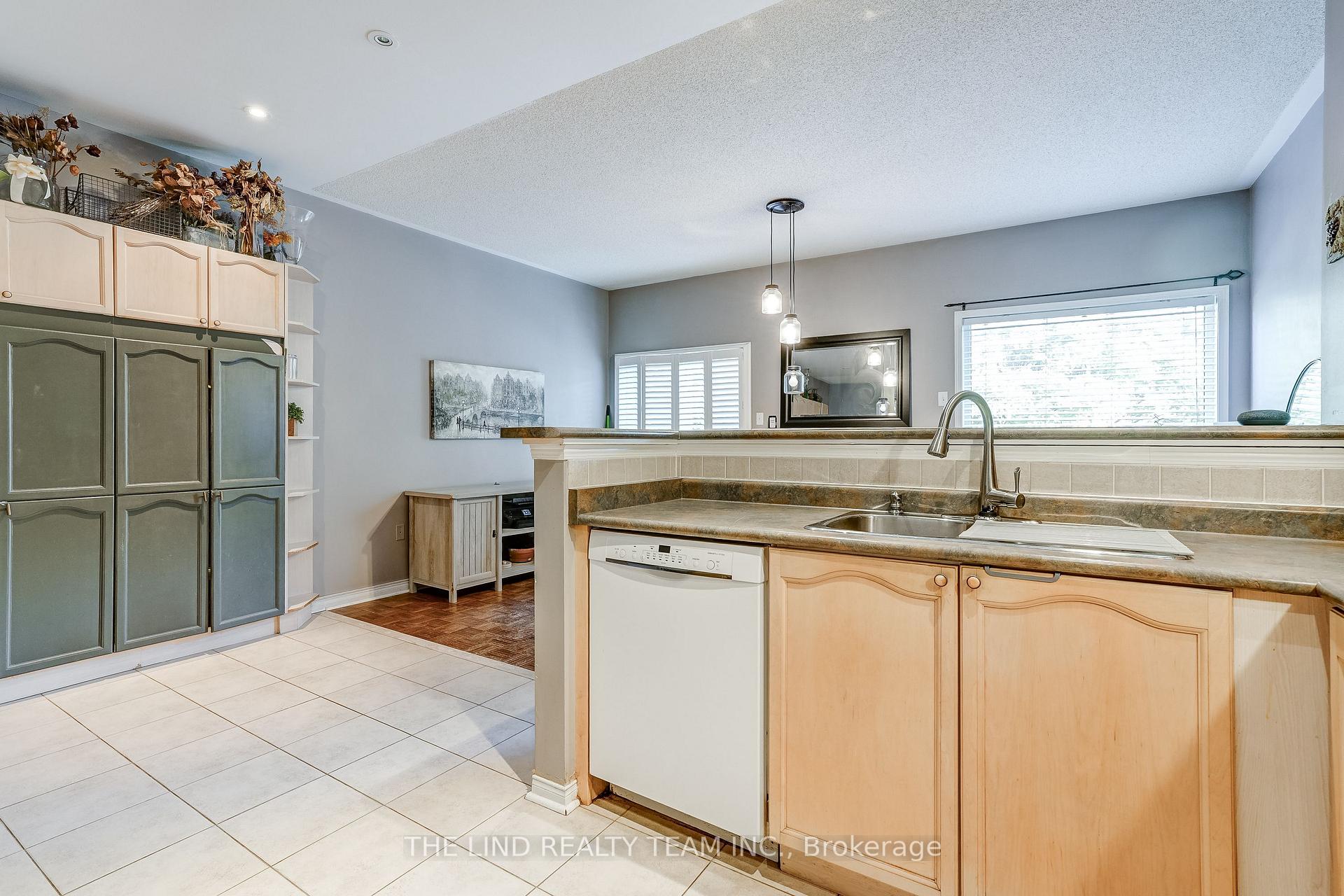 Photo 11 of 29 Tuscana Boulevard, Vaughan, Patterson — HOMEH