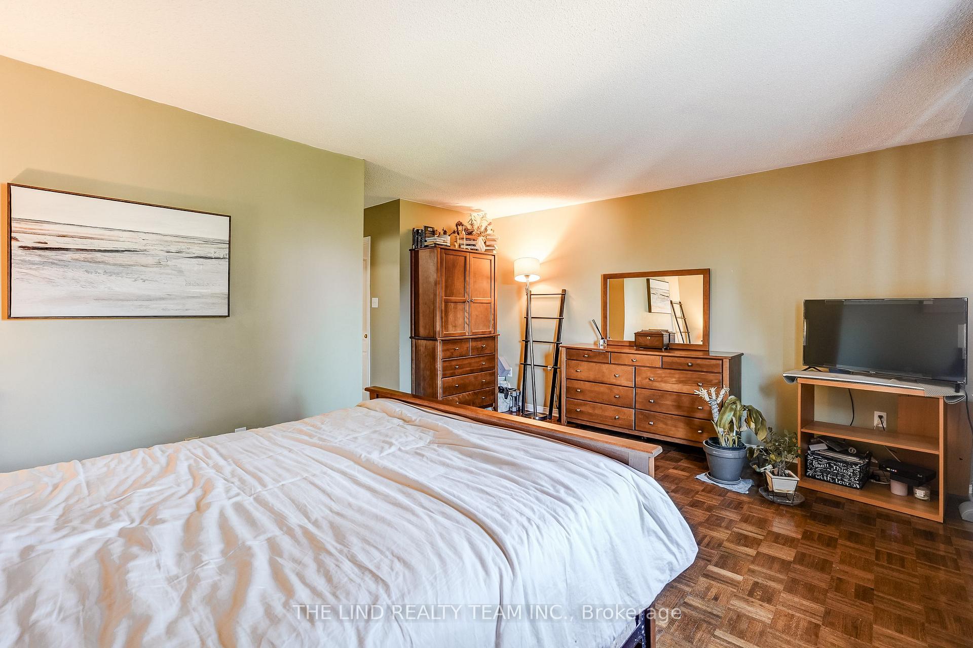 Photo 19 of 29 Tuscana Boulevard, Vaughan, Patterson — HOMEH