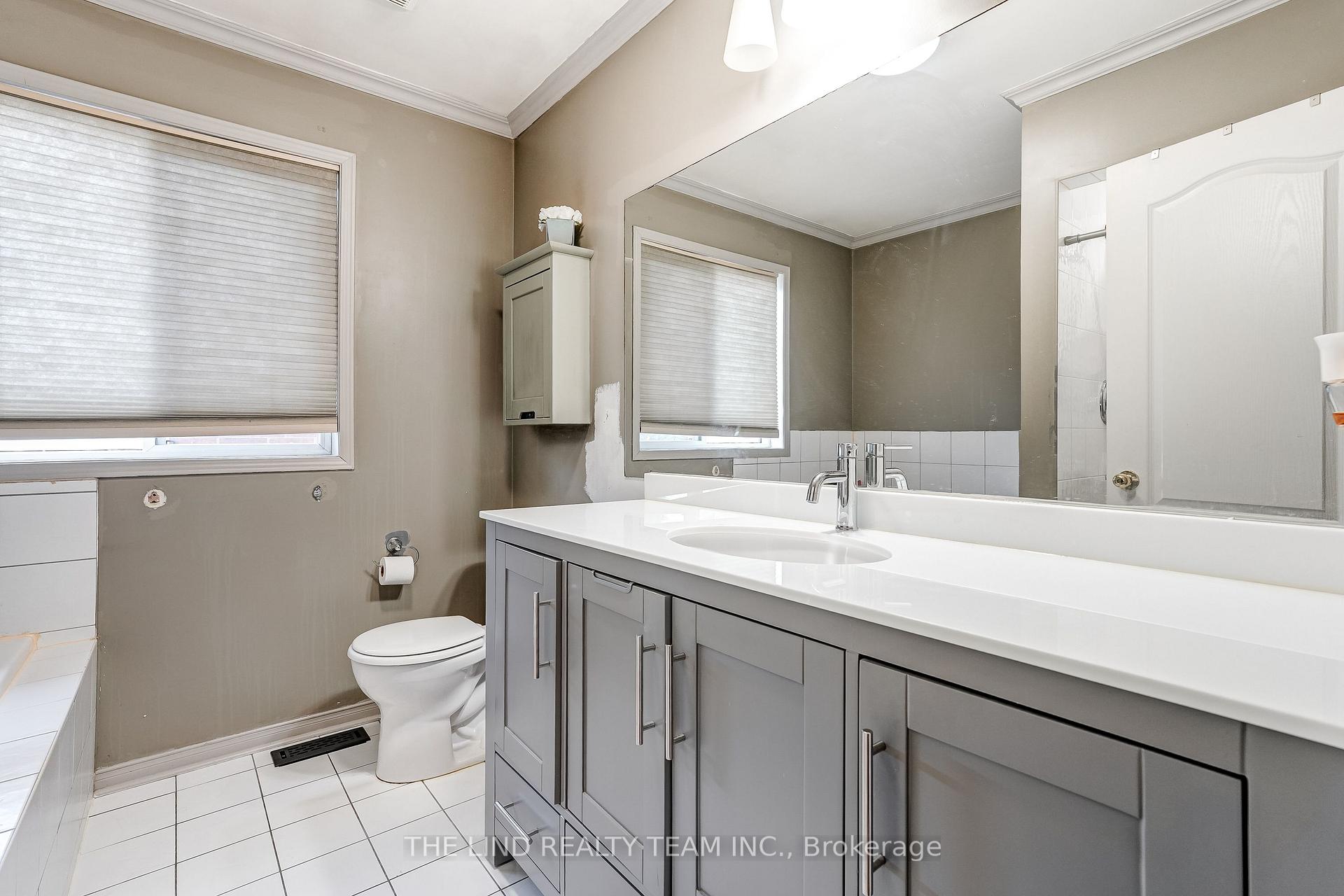 Photo 20 of 29 Tuscana Boulevard, Vaughan, Patterson — HOMEH