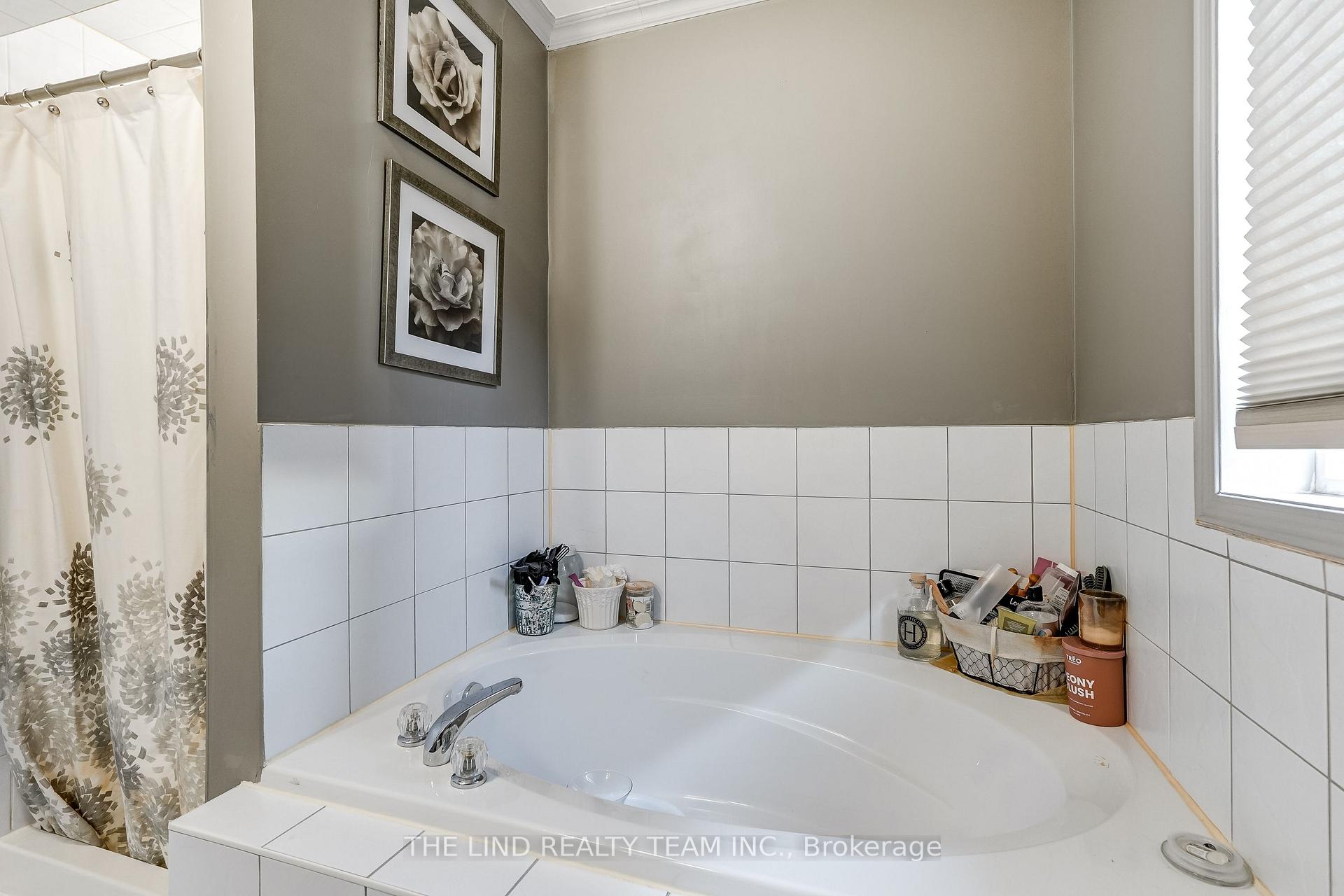 Photo 21 of 29 Tuscana Boulevard, Vaughan, Patterson — HOMEH