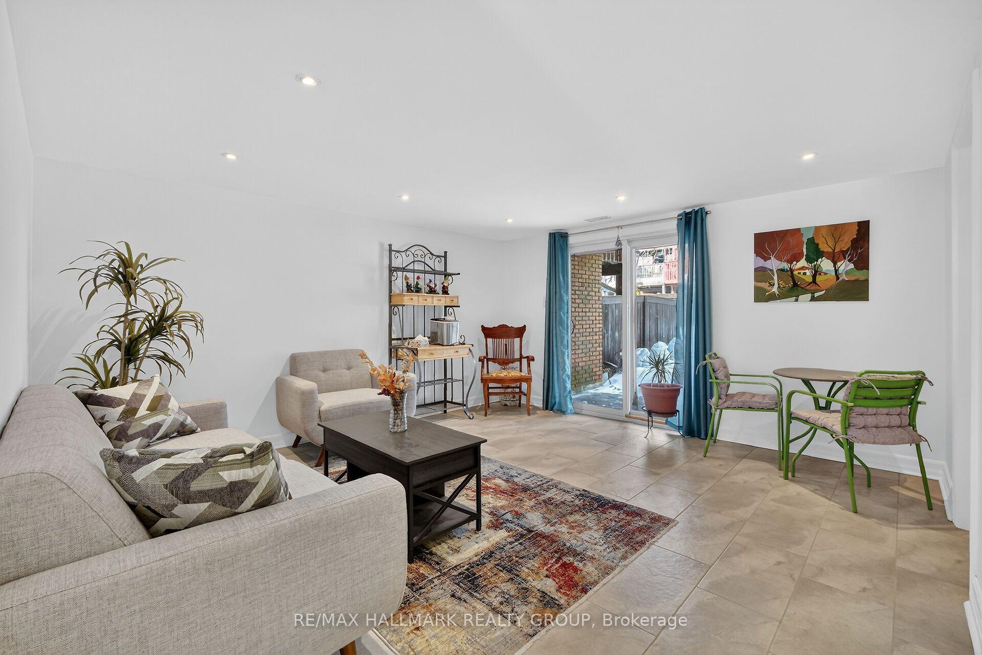 Photo 7 of Unit D, 3 Birchdale Avenue, Ottawa, Bayshore — HOMEH